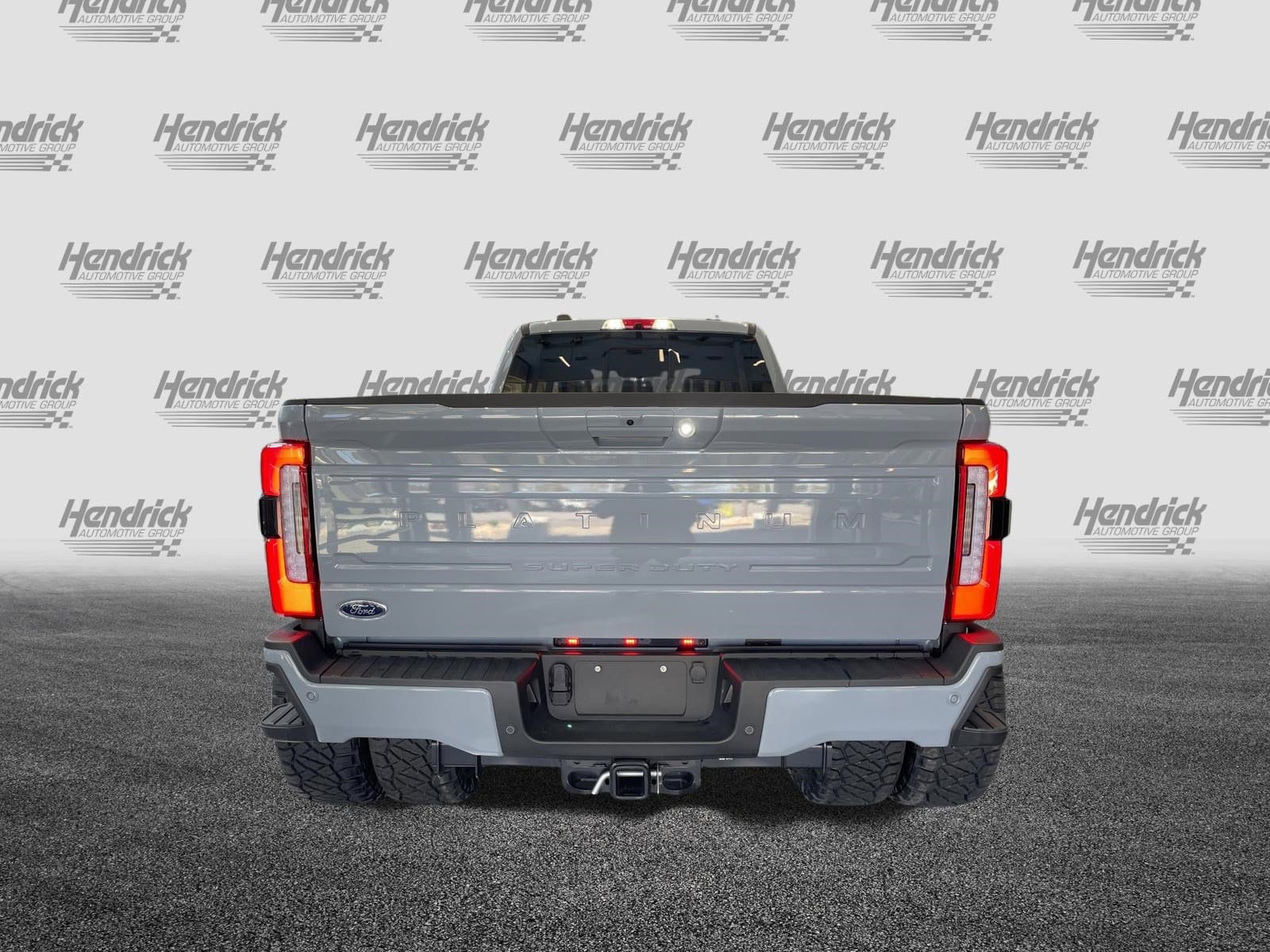 2025 Ford Super Duty F-450 DRW Platinum photo 3