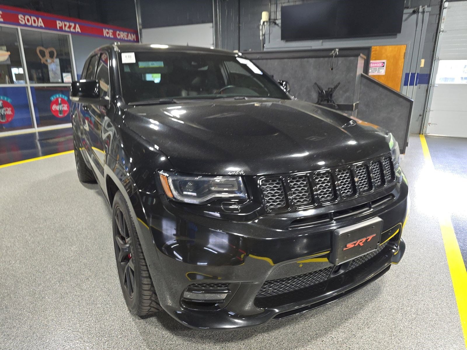 2018 Jeep Grand Cherokee SRT photo 3