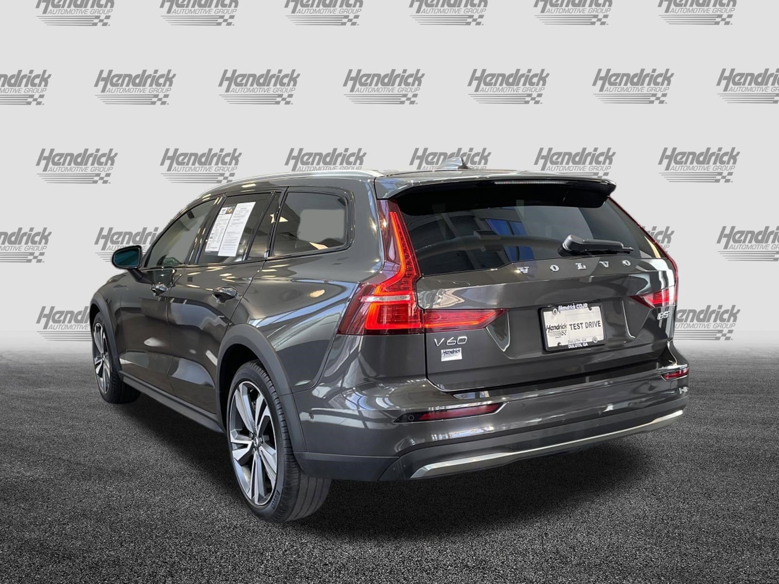 2025 Volvo V60 Cross Country Plus photo 3