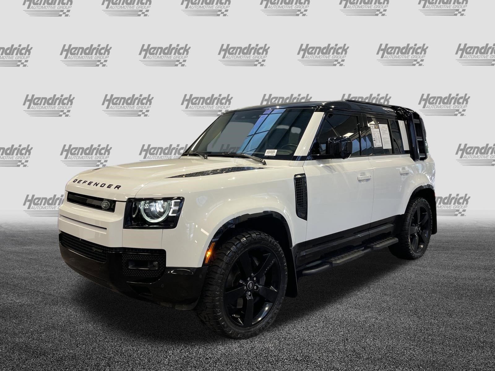 2023 Land Rover Defender X-Dynamic SE photo 4