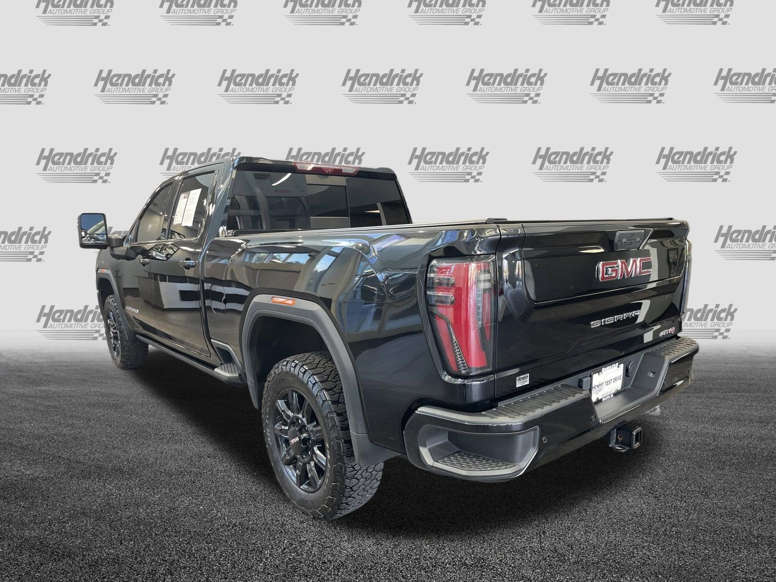2024 GMC Sierra 2500HD AT4 photo 3