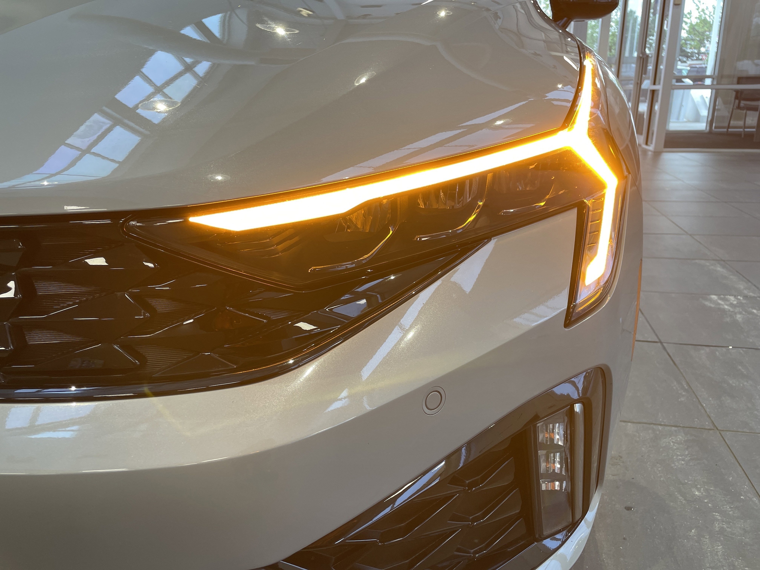 2025 Kia K5 GT-Line photo 4