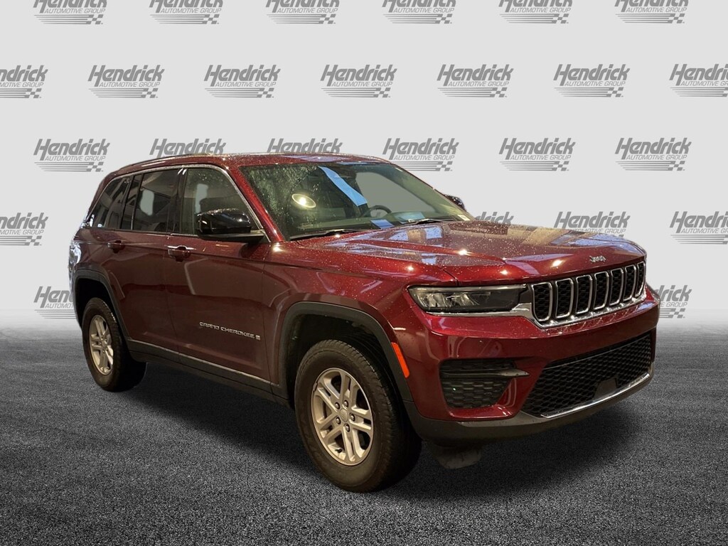 Used 2023 Jeep Grand Cherokee Laredo SUV