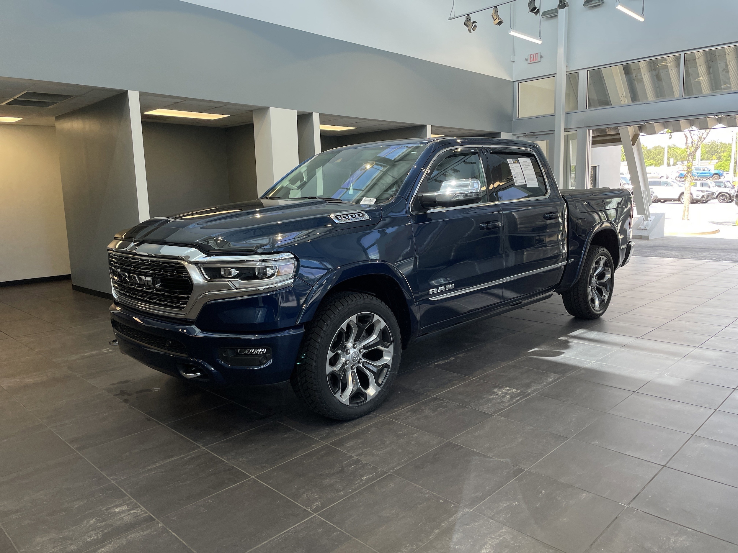 2024 Ram 1500 Limited photo 4