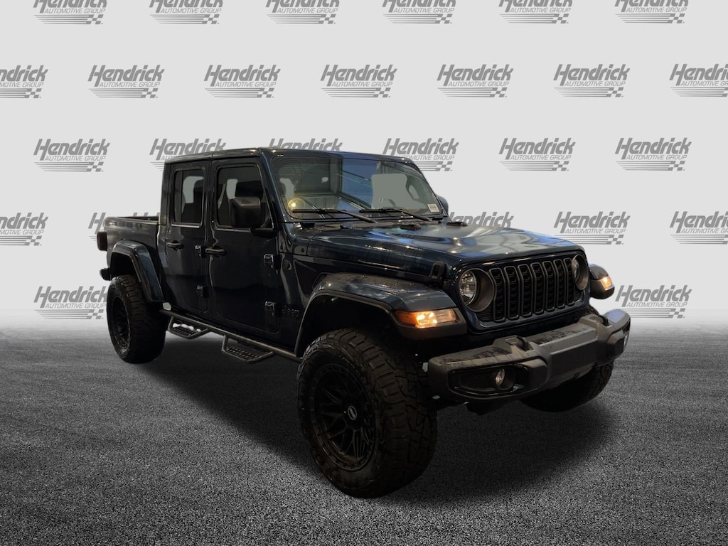 Used 2025 Jeep Gladiator Nighthawk Pickup