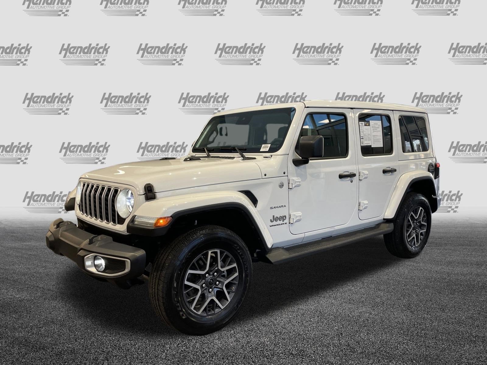 2024 Jeep Wrangler Sahara photo 4