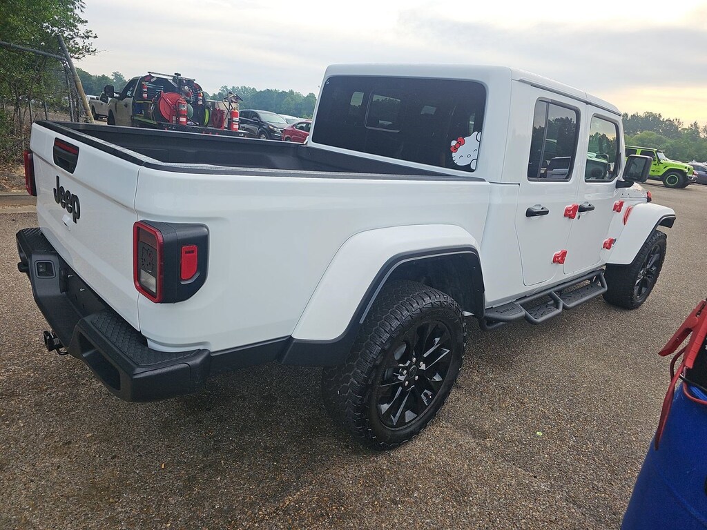 Used 2025 Jeep Gladiator Nighthawk Pickup