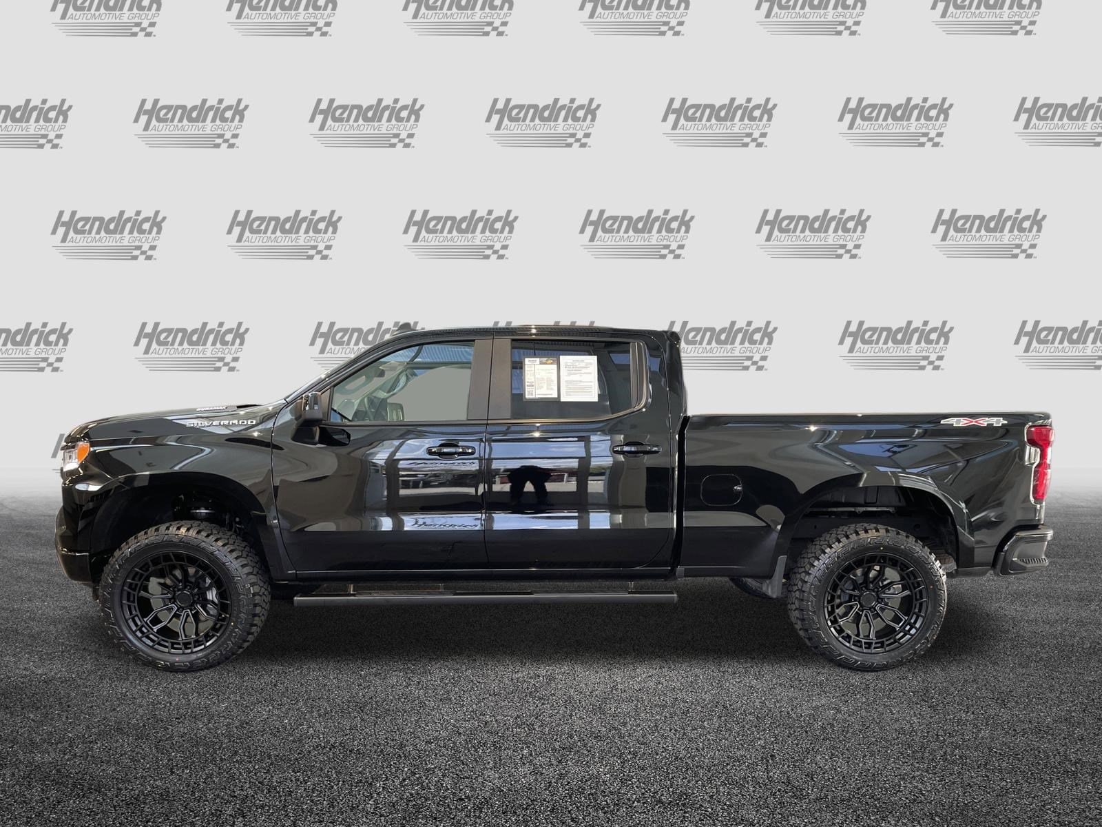 2025 Chevrolet Silverado 1500 RST photo 6