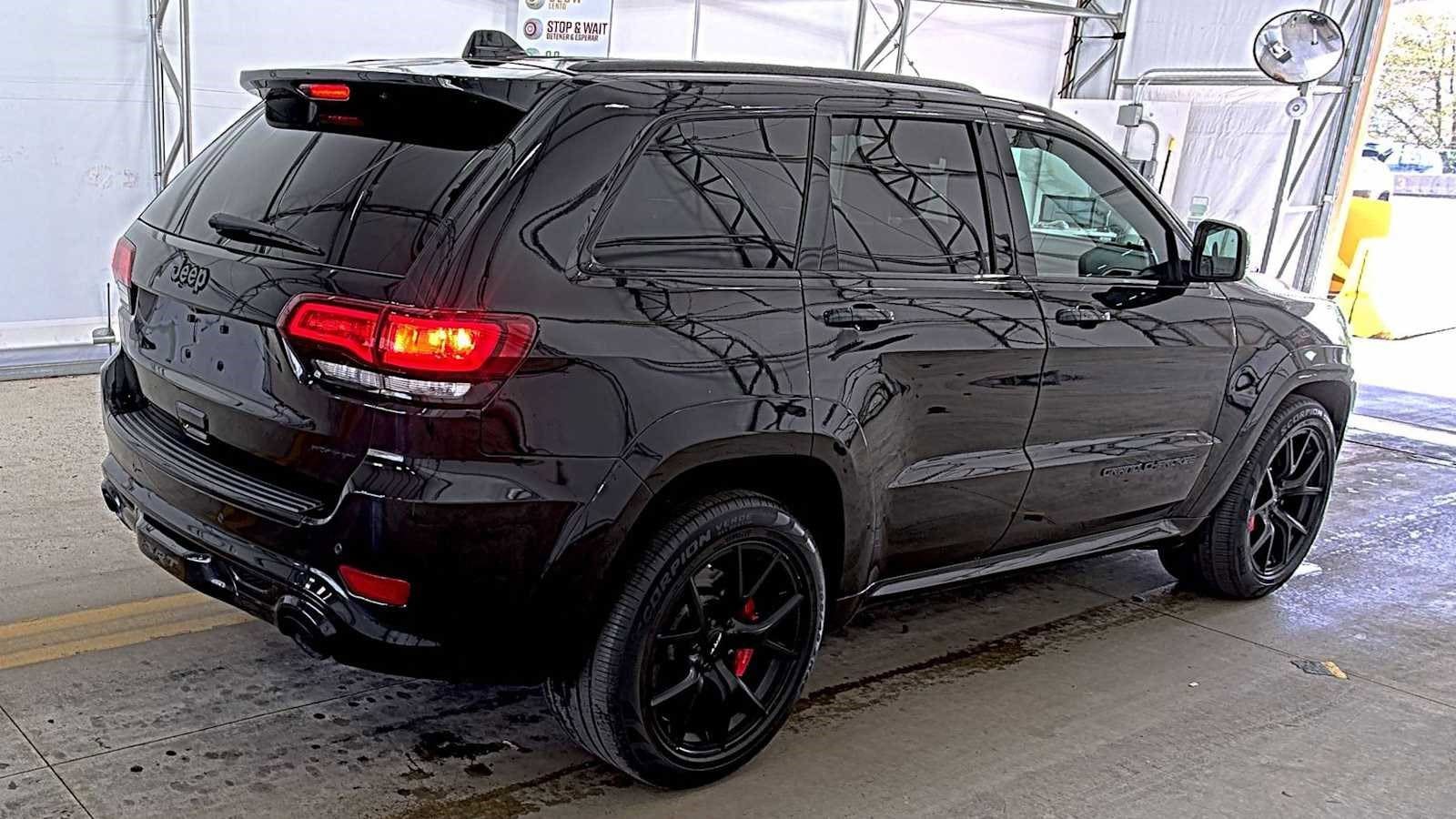2019 Jeep Grand Cherokee SRT photo 4