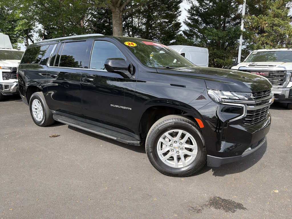 Used 2024 Chevrolet Suburban LT SUV