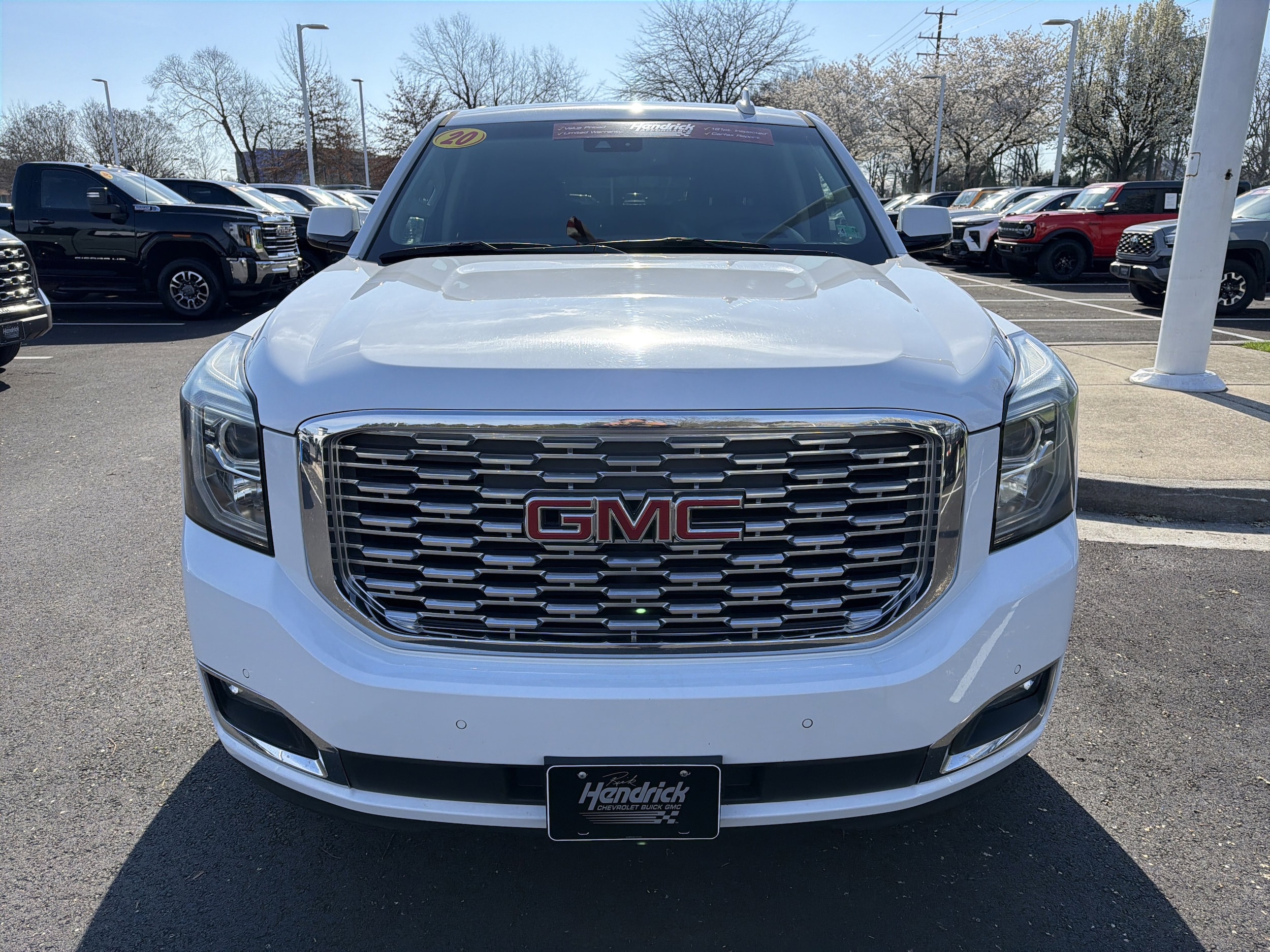 2020 GMC Yukon XL Denali photo 2