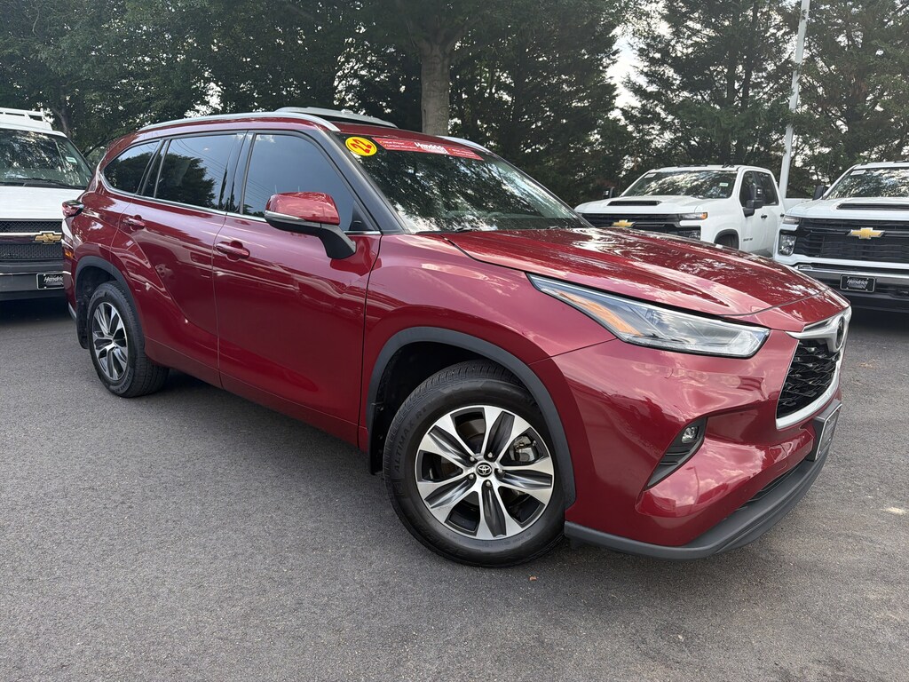 Used 2022 Toyota Highlander XLE SUV
