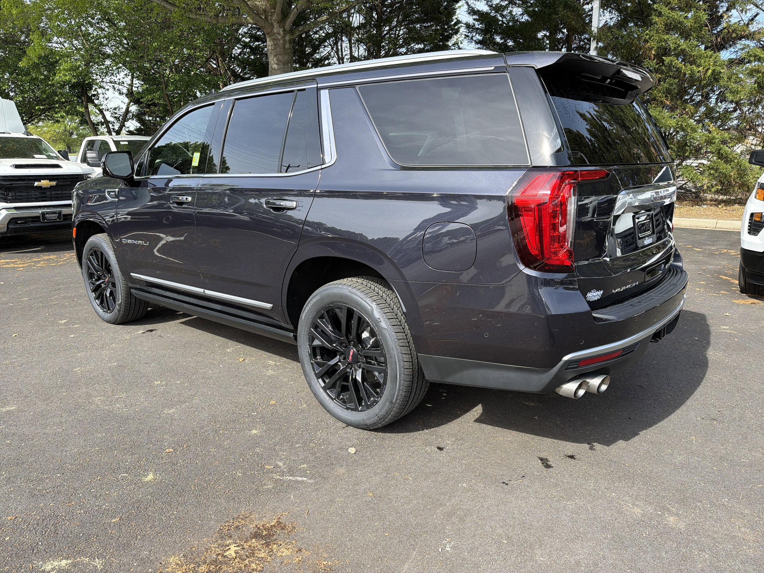 2023 GMC Yukon Denali photo 6
