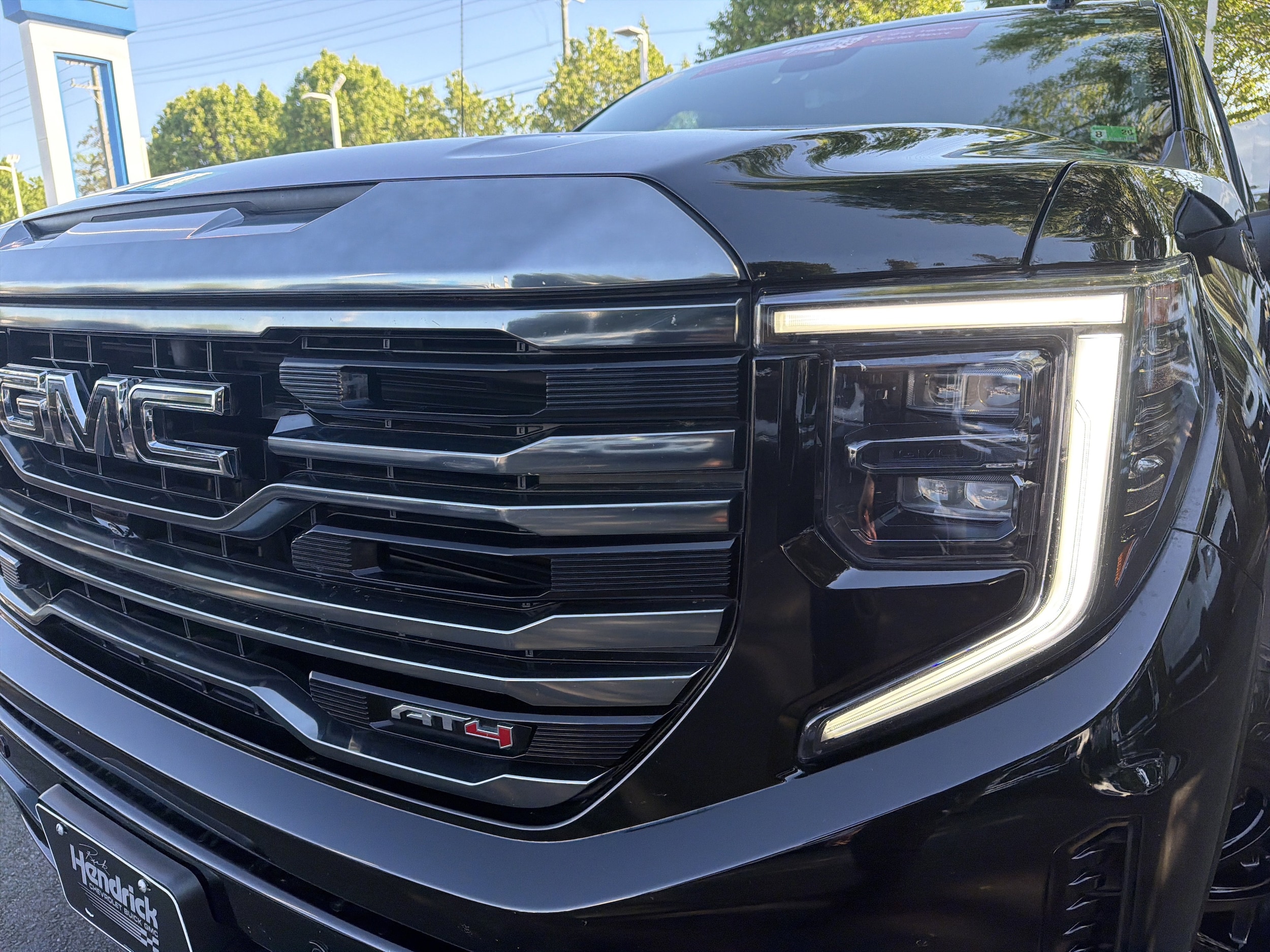 2023 GMC Sierra 1500 AT4 photo 4