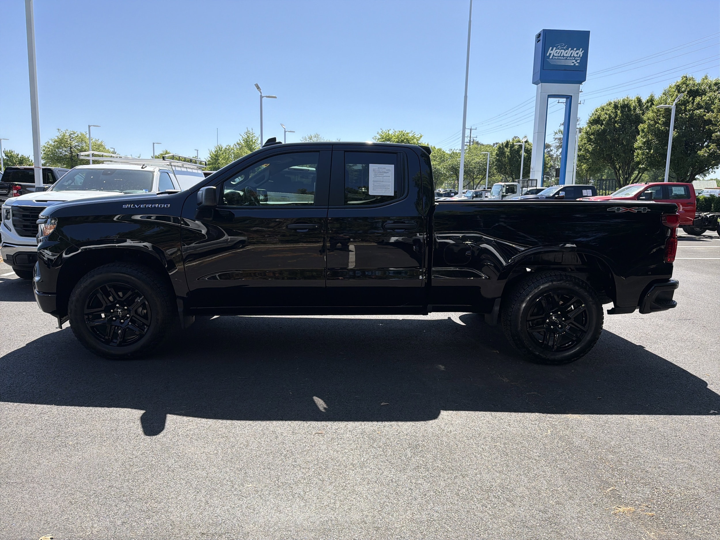 2024 Chevrolet Silverado 1500 Custom photo 5