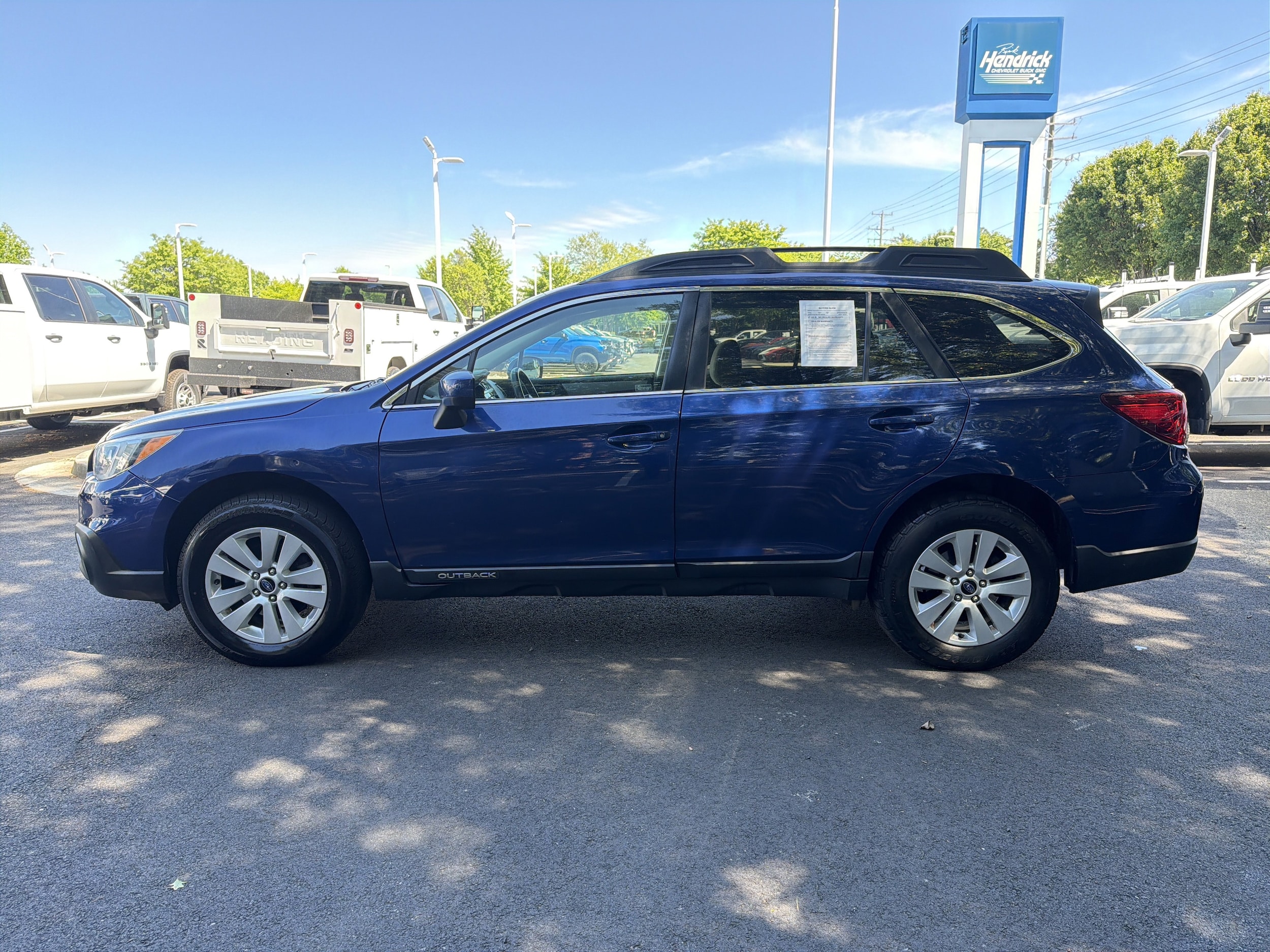 2017 Subaru Outback Premium photo 6