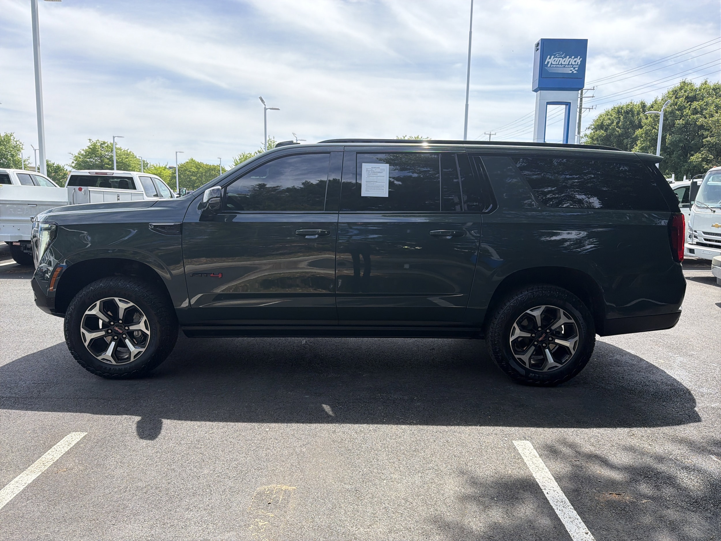 2026 GMC Yukon XL AT4 Ultimate photo 5