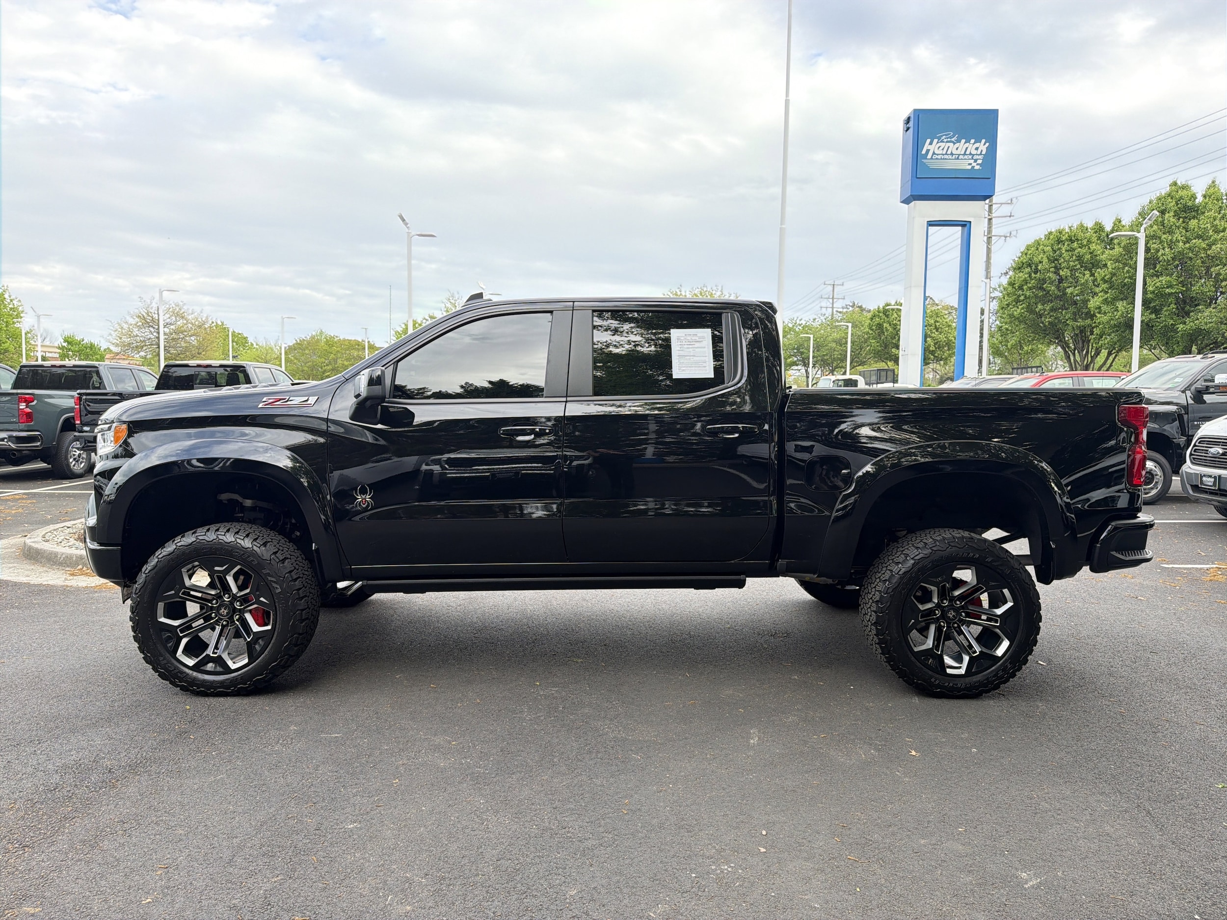 2024 Chevrolet Silverado 1500 RST photo 5