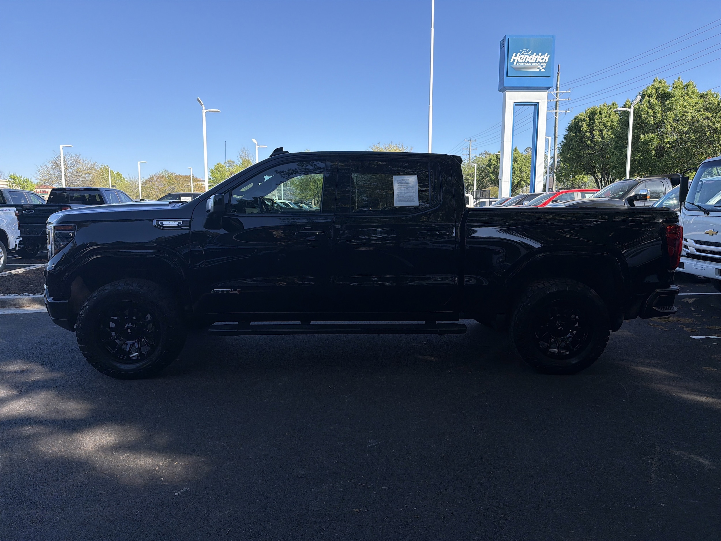 2023 GMC Sierra 1500 AT4 photo 5