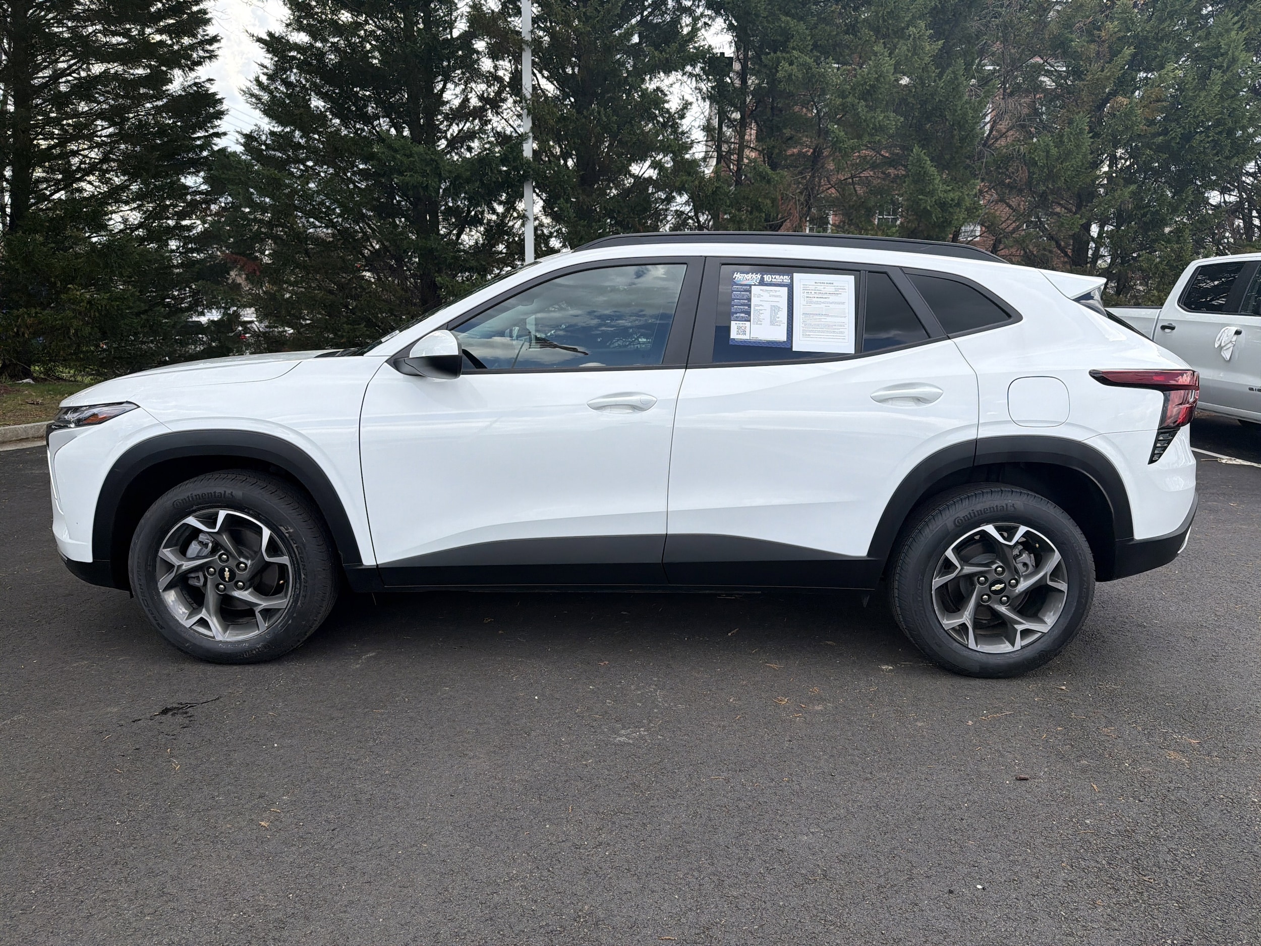 2024 Chevrolet Trax LT photo 6