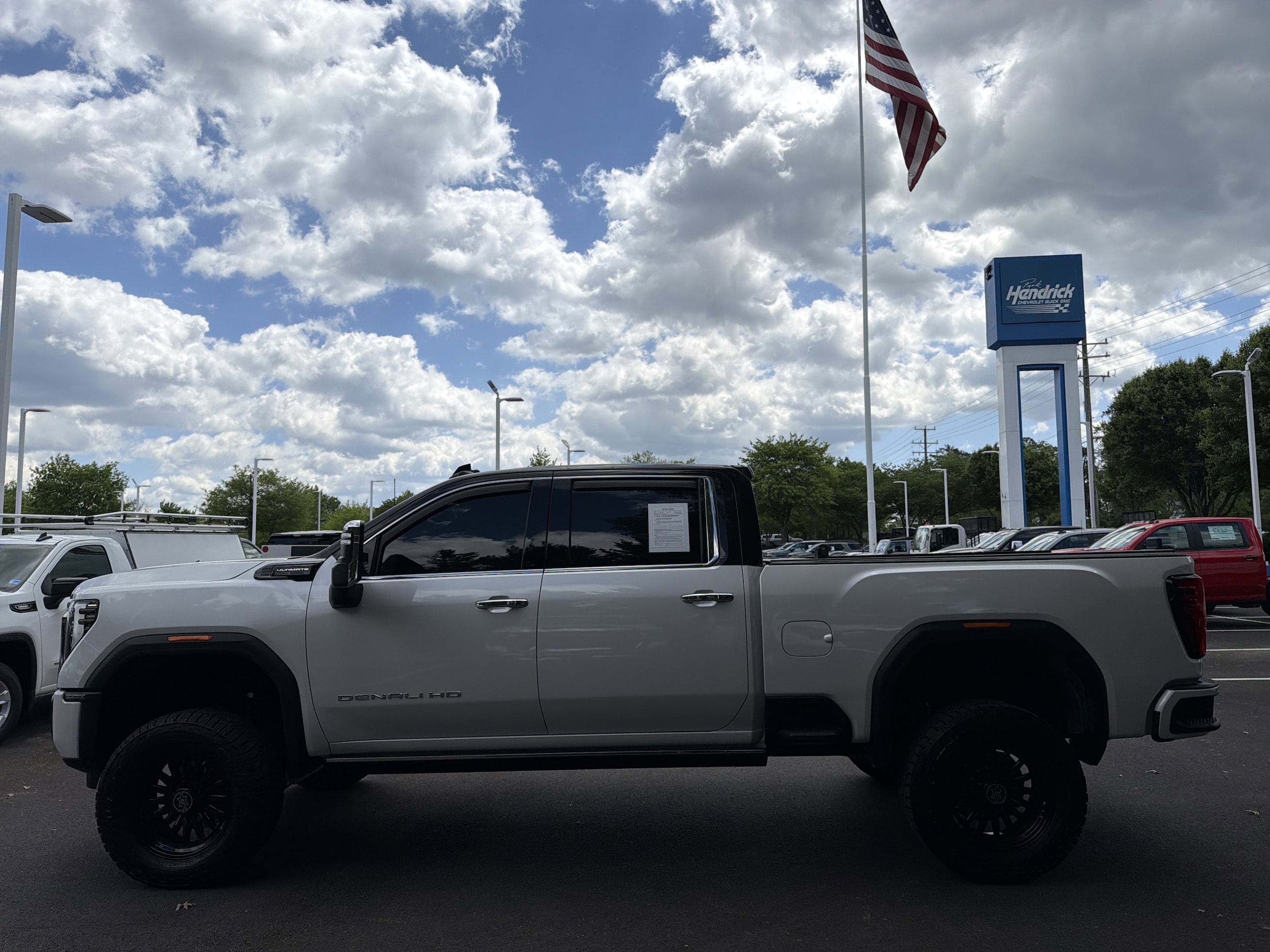 2024 GMC Sierra 2500HD Denali Ultimate photo 5