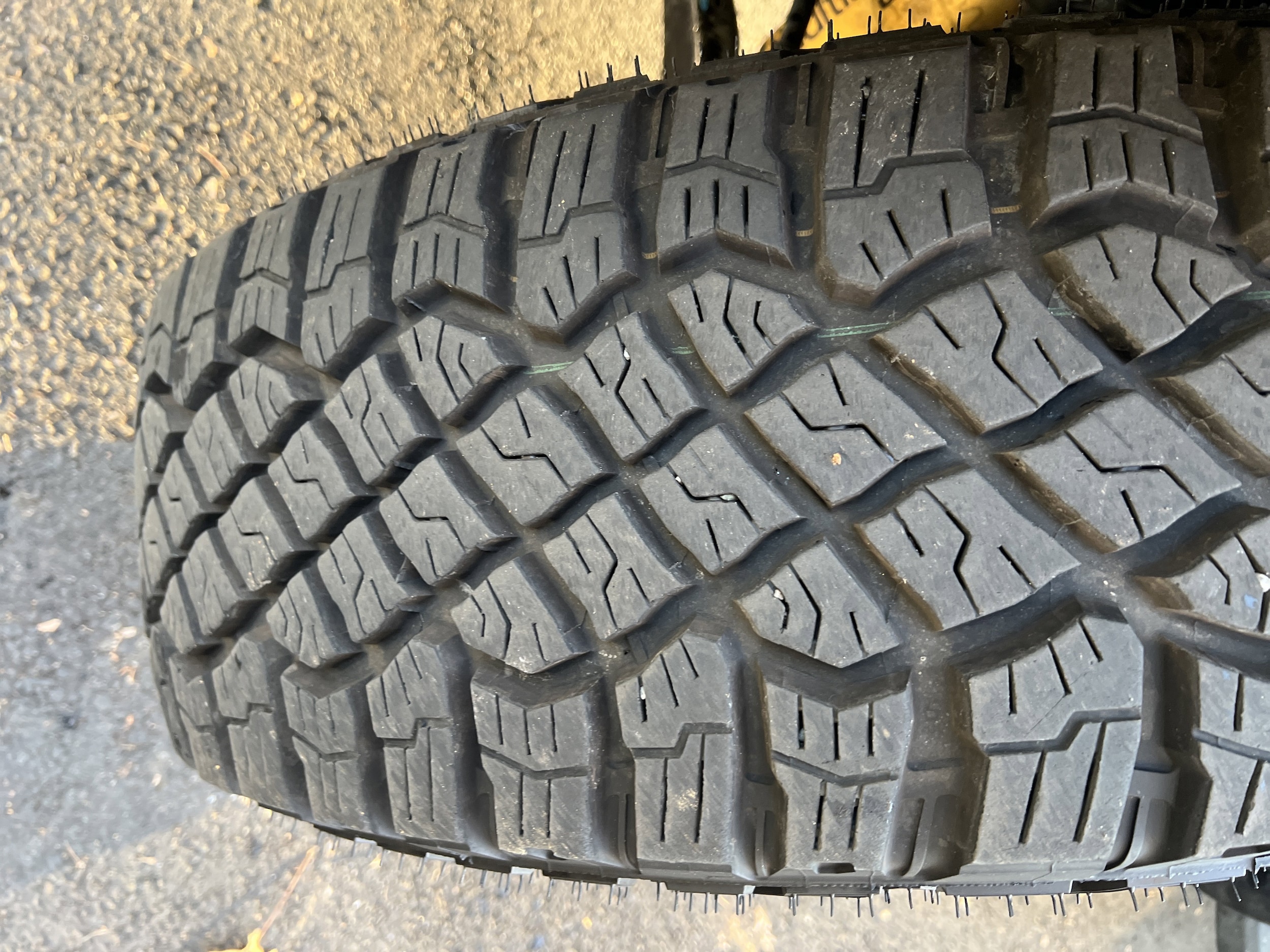 2024 GMC Sierra 1500 AT4X photo 4