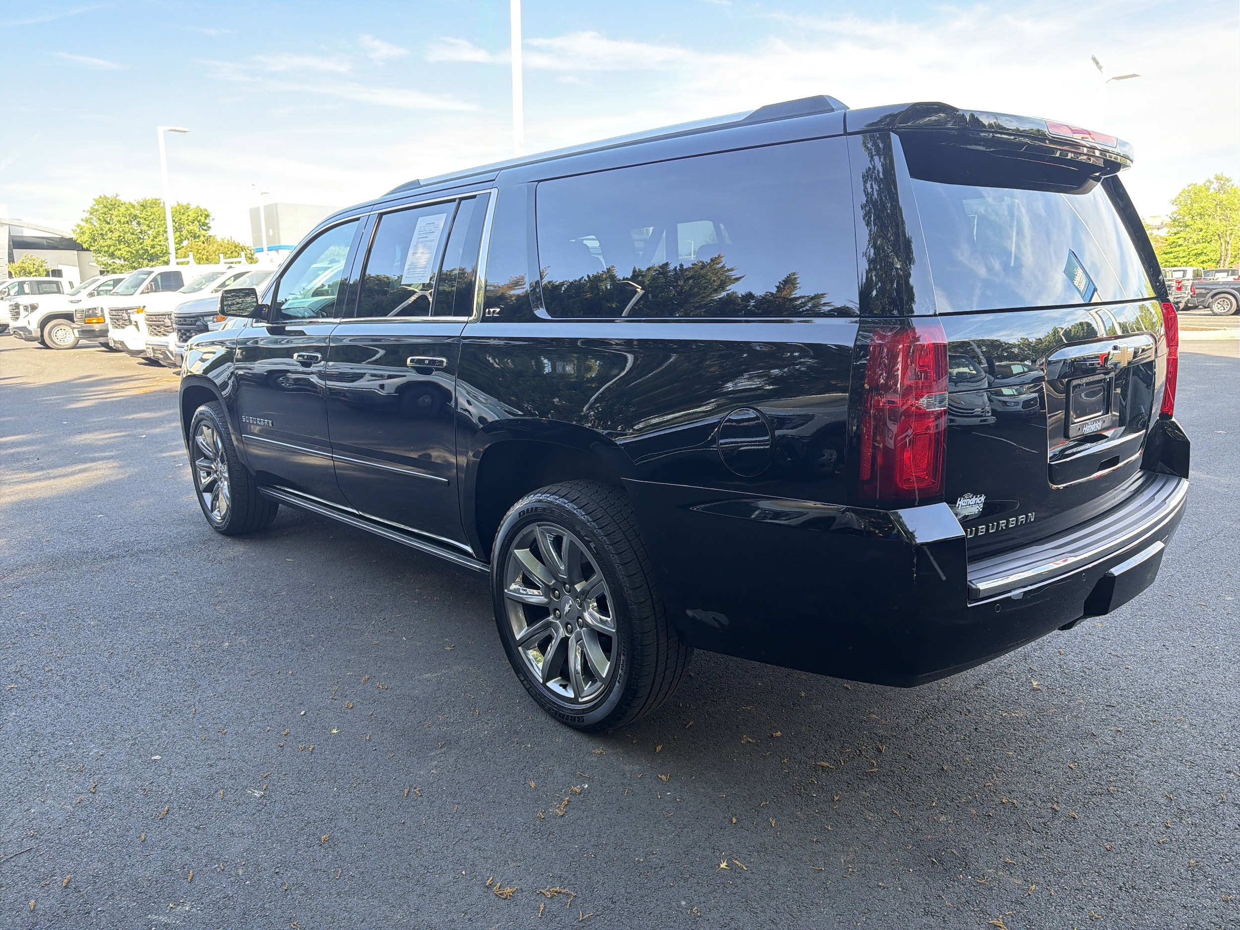 2016 Chevrolet Suburban LTZ photo 3