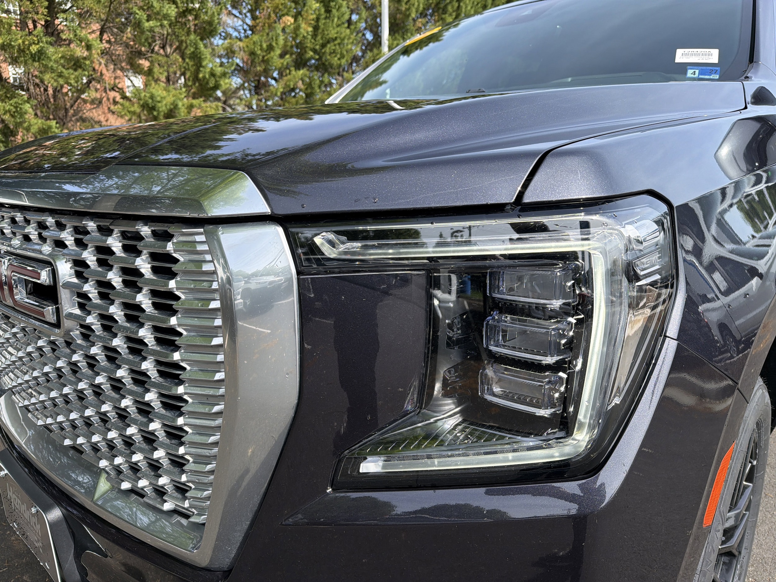 2023 GMC Yukon Denali photo 4