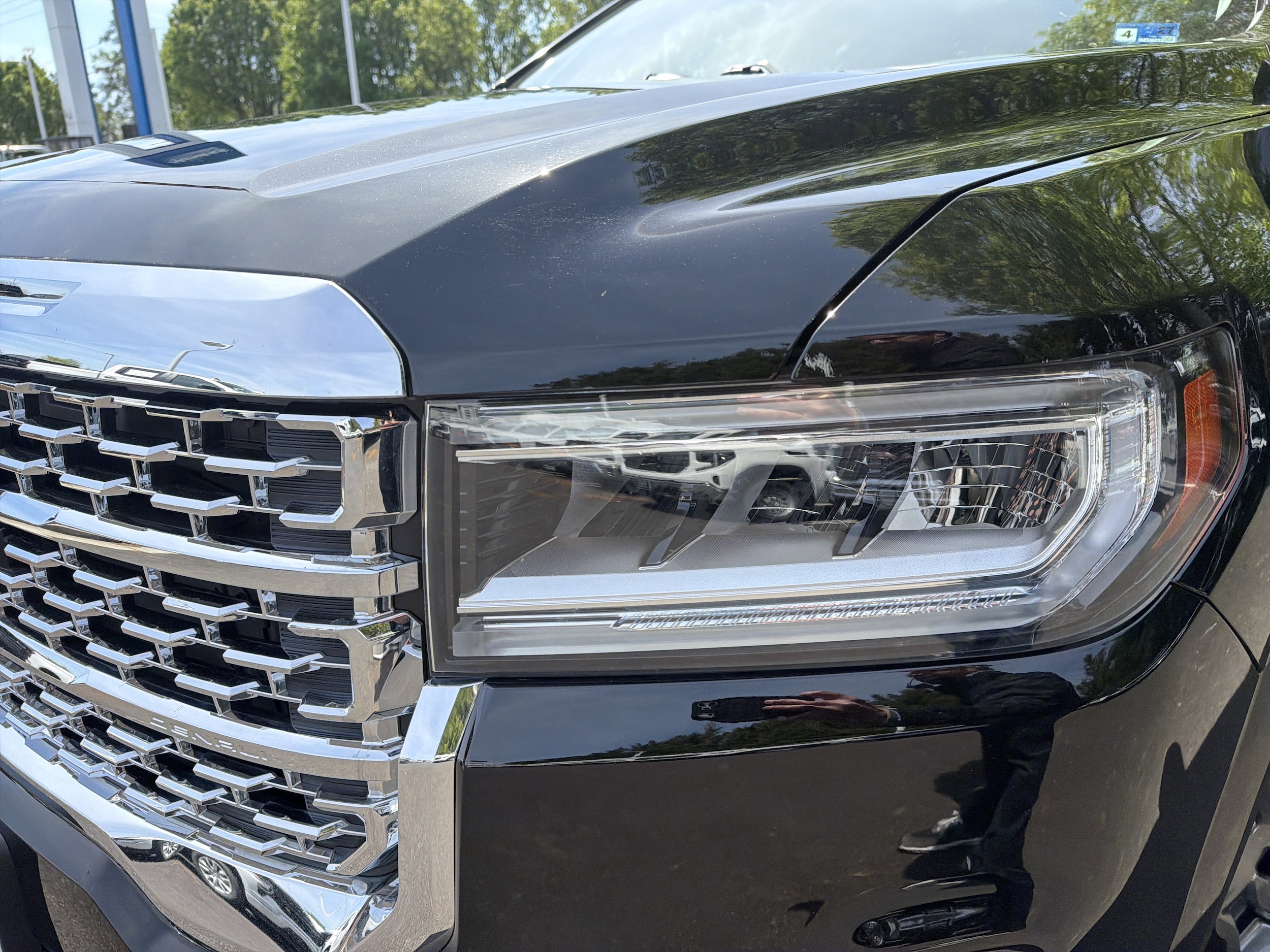 2023 GMC Acadia Denali photo 4