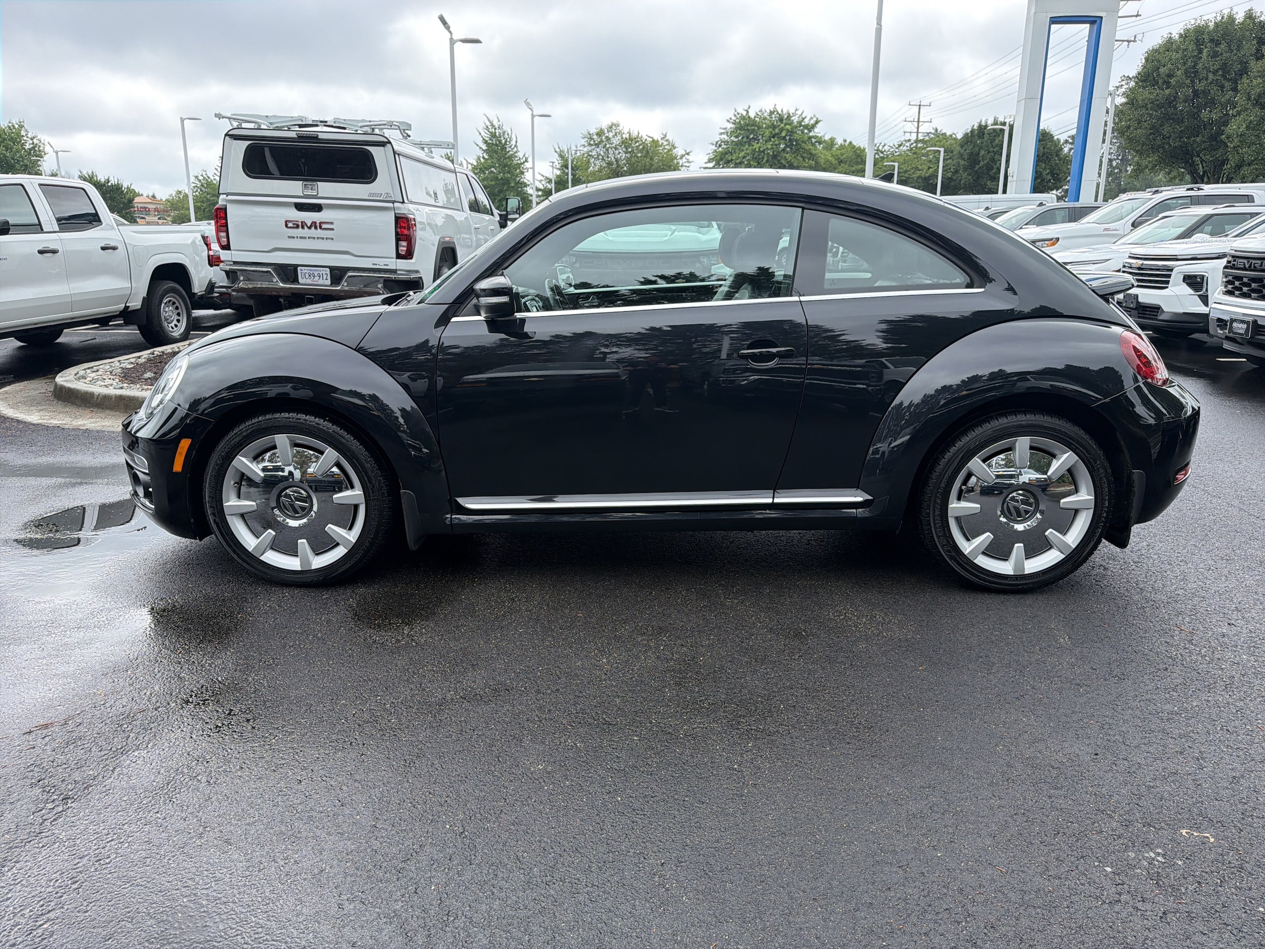Volkswagen Beetle SE