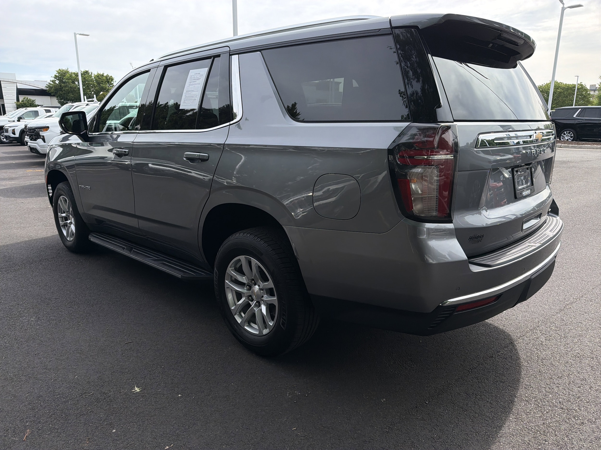 2021 Chevrolet Tahoe LT photo 3