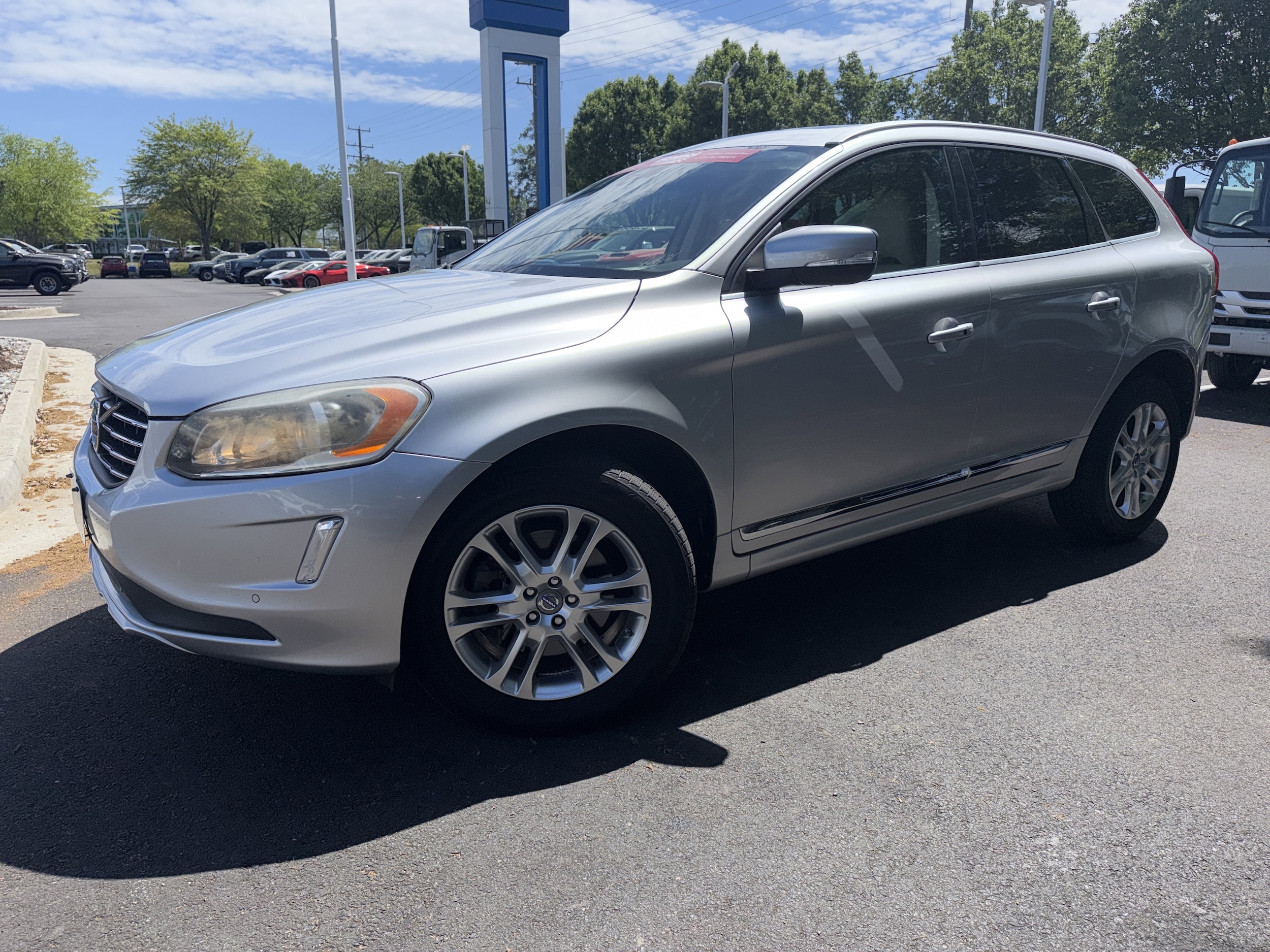 2015 Volvo XC60 T6 Premier Plus photo 4