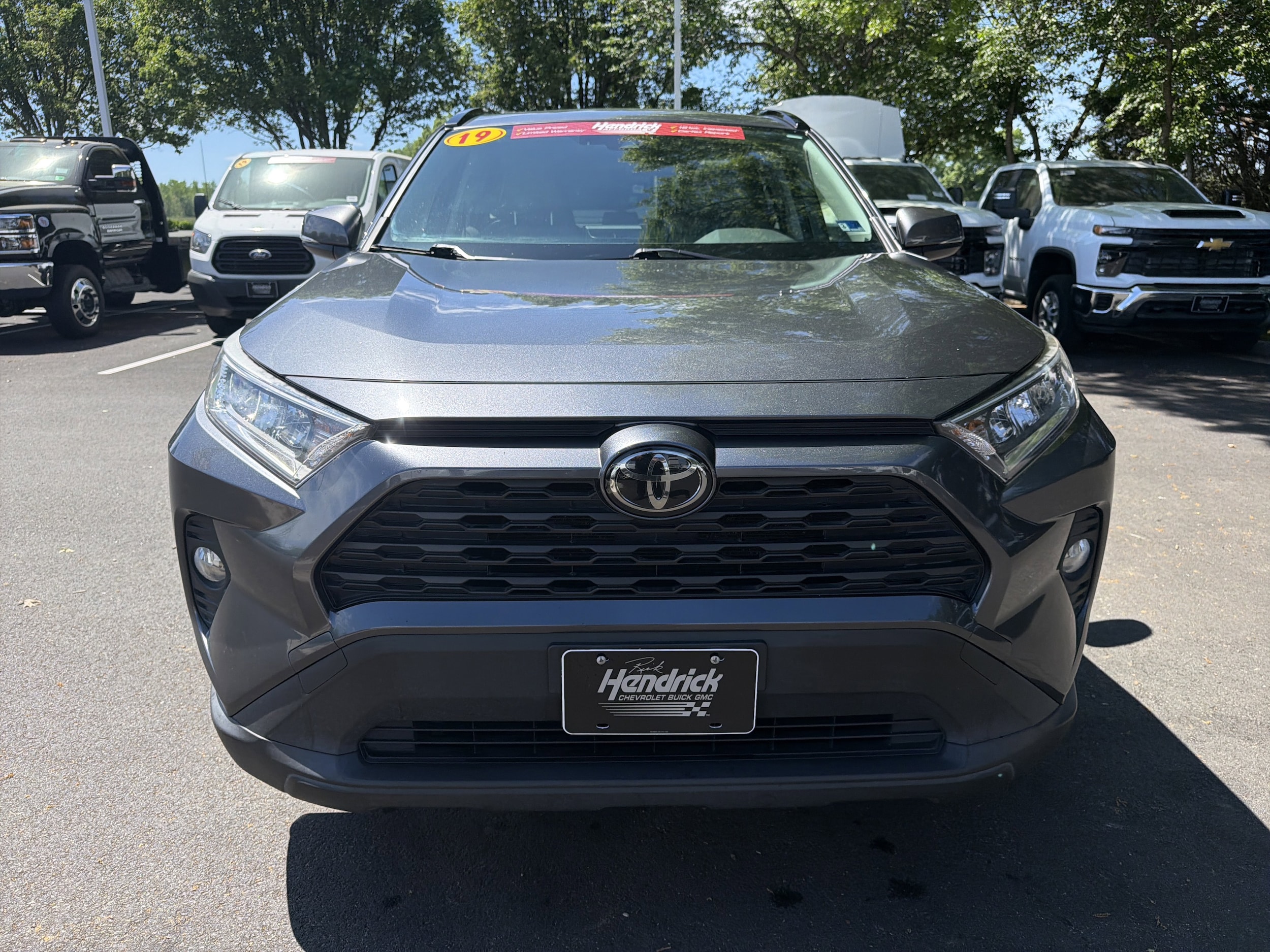 2019 Toyota RAV4 XLE Premium photo 2