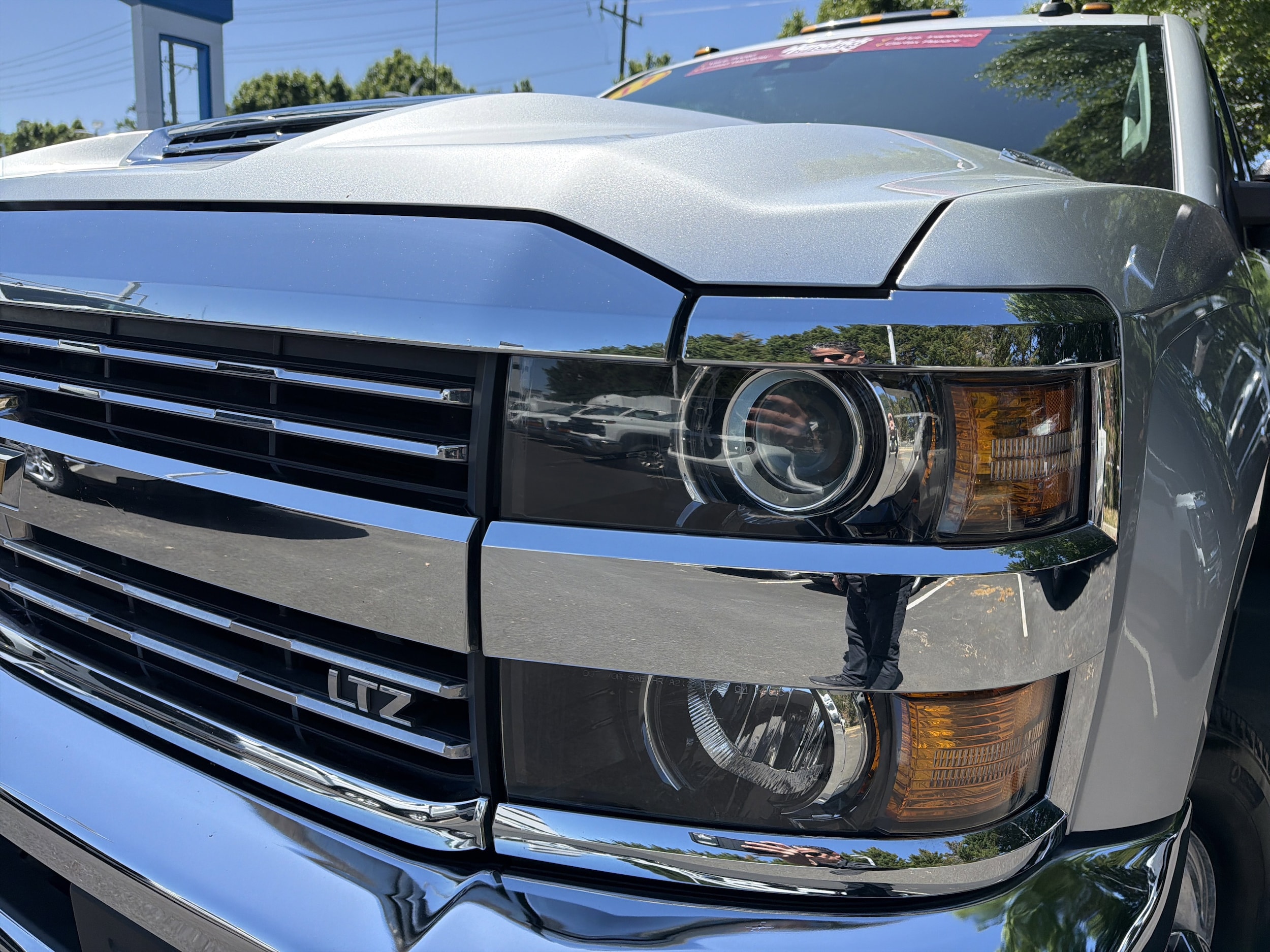 2017 Chevrolet Silverado 3500HD LTZ photo 4