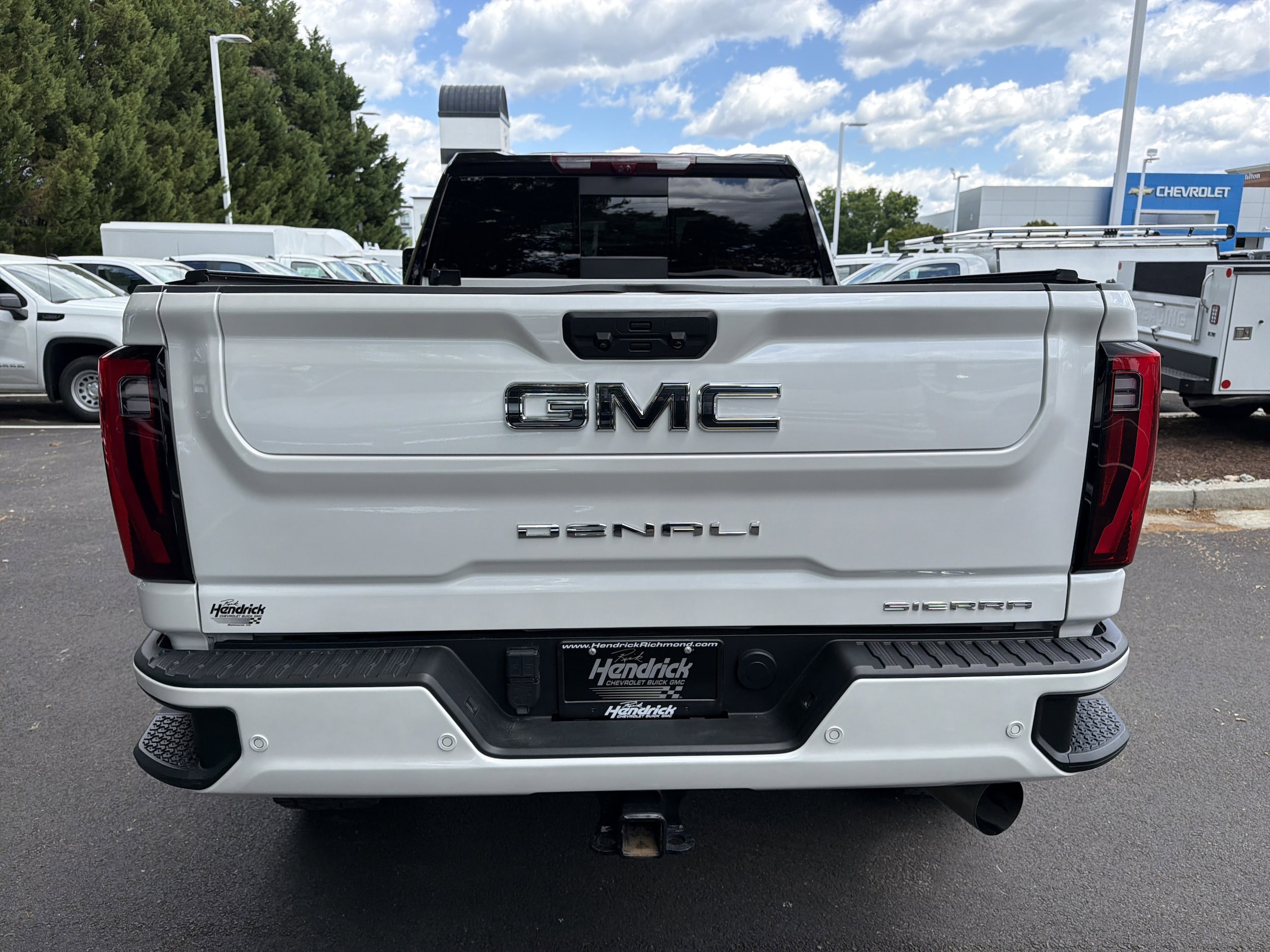 2024 GMC Sierra 2500HD Denali Ultimate photo 3