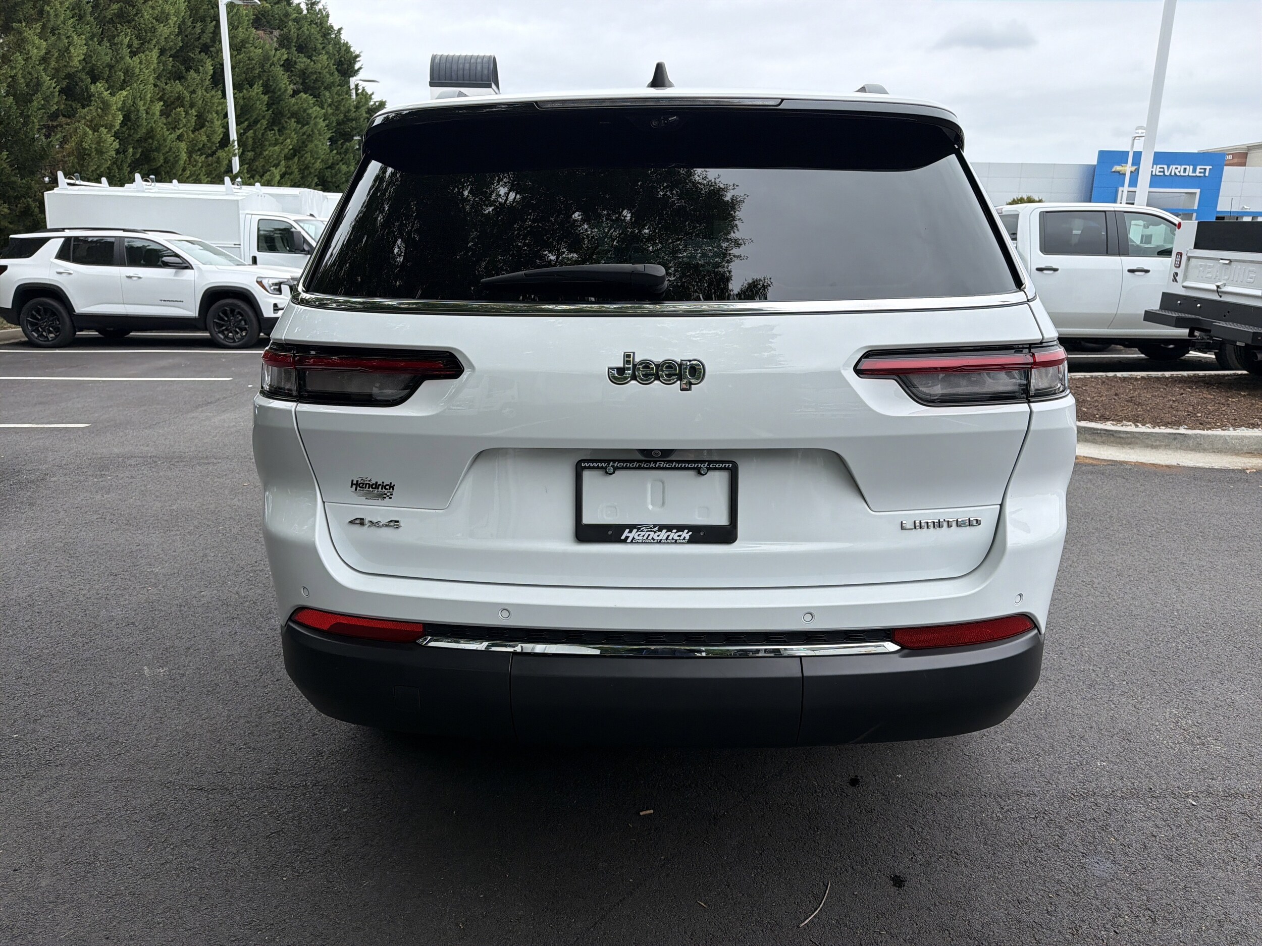 2024 Jeep Grand Cherokee L Limited photo 3