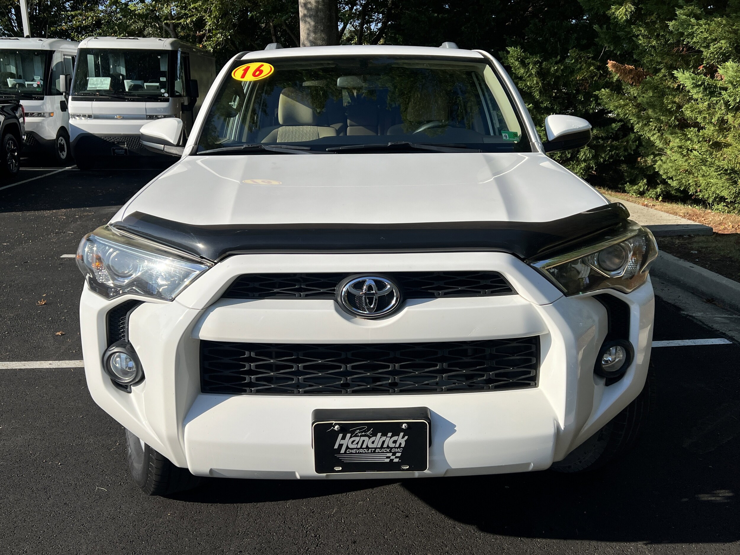 2016 Toyota 4Runner SR5 photo 2