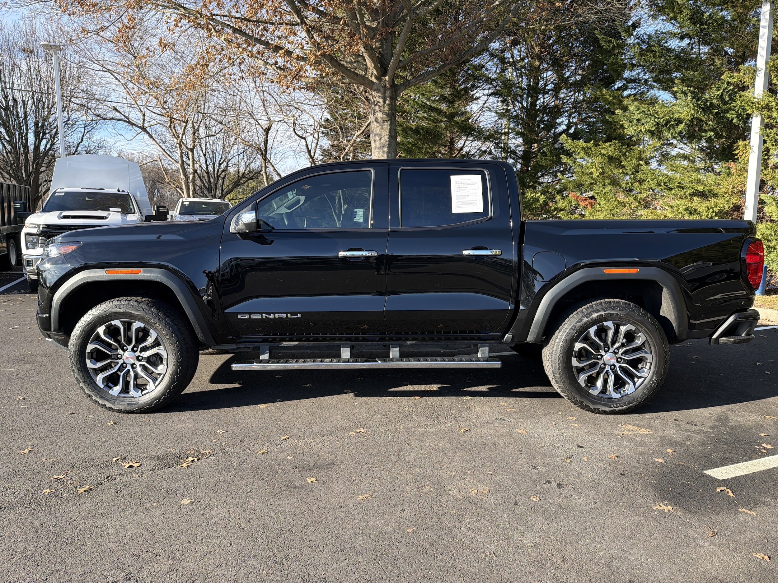 2024 GMC Canyon 4WD Denali photo 5