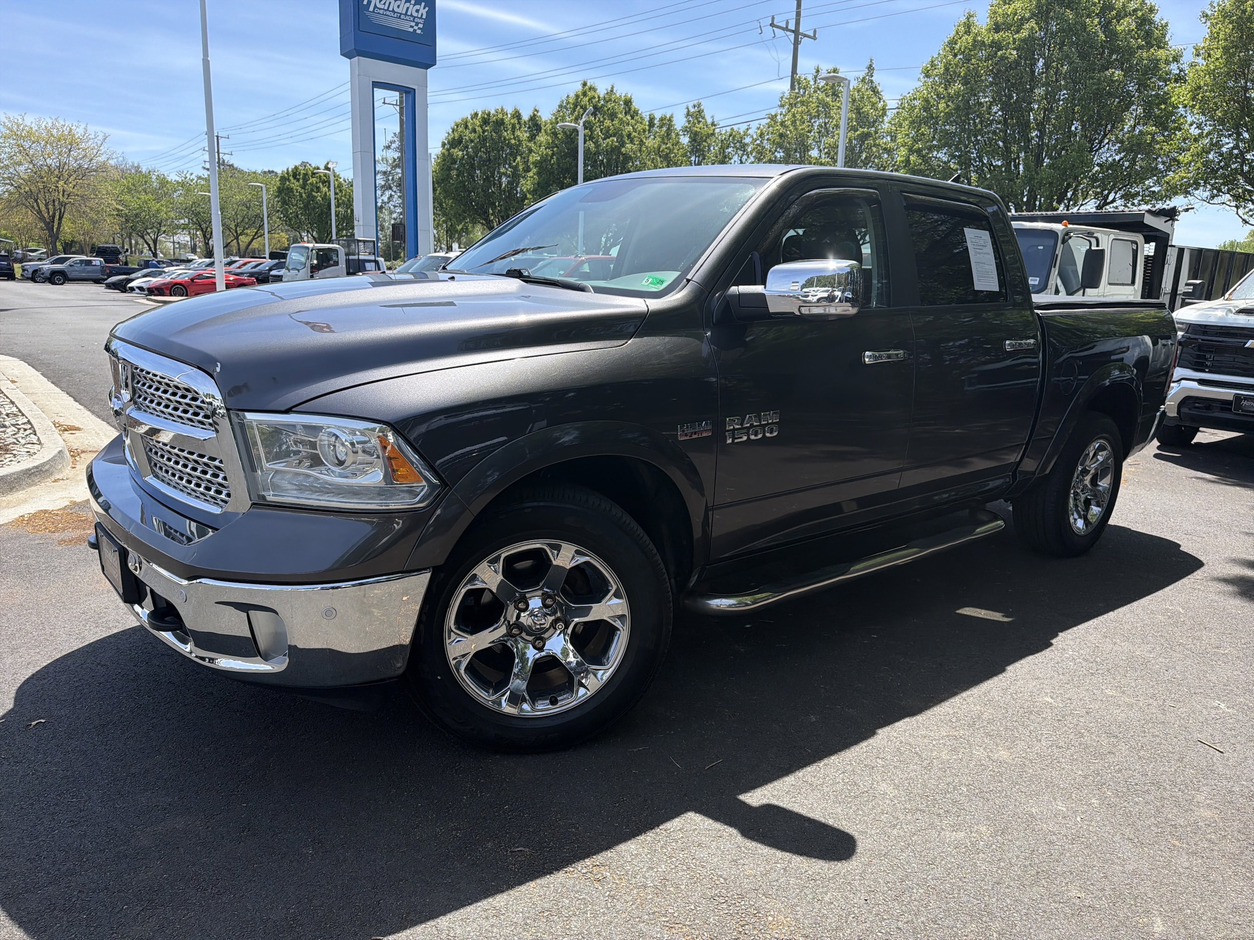 2016 Ram 1500 Laramie photo 4