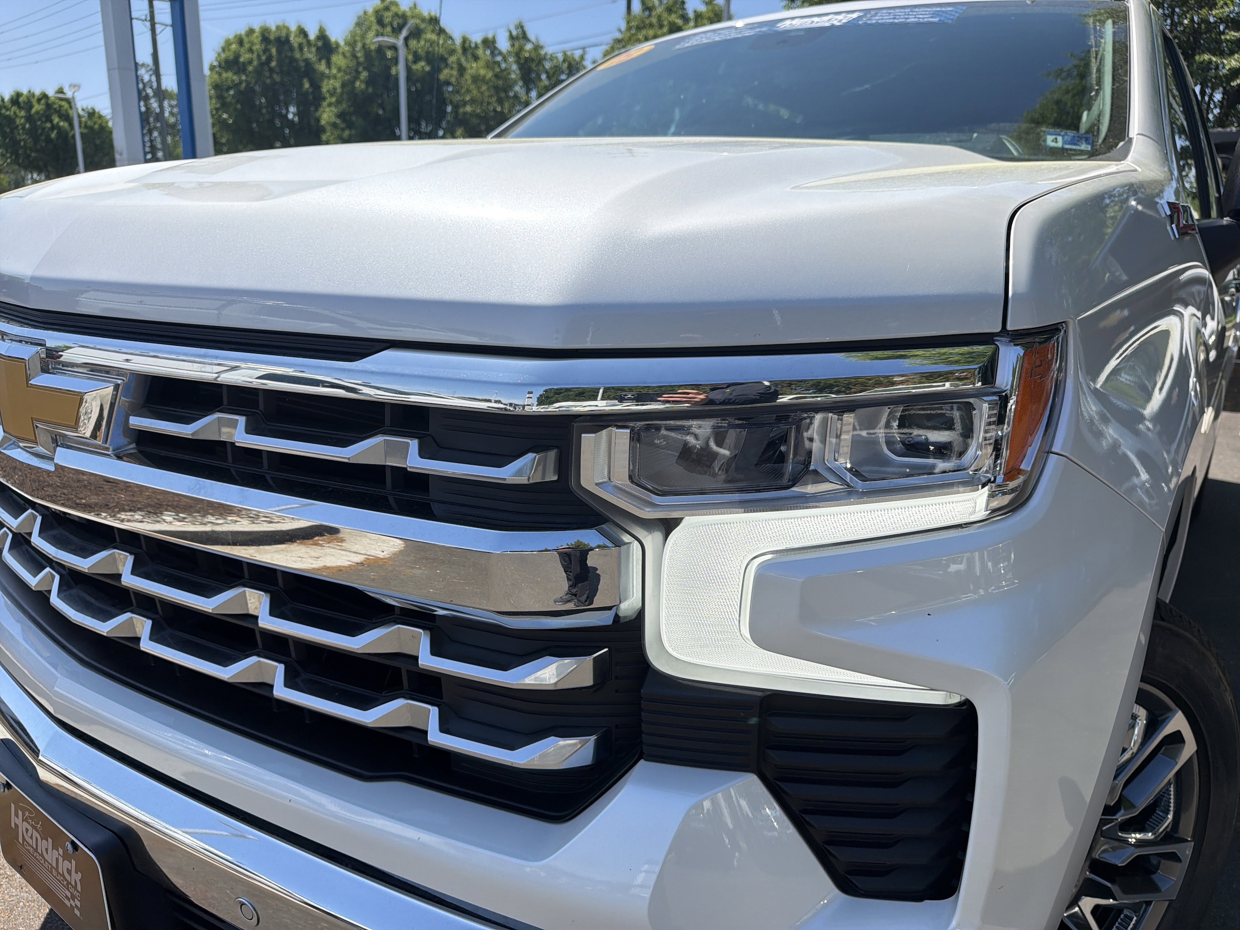2023 Chevrolet Silverado 1500 LTZ photo 4