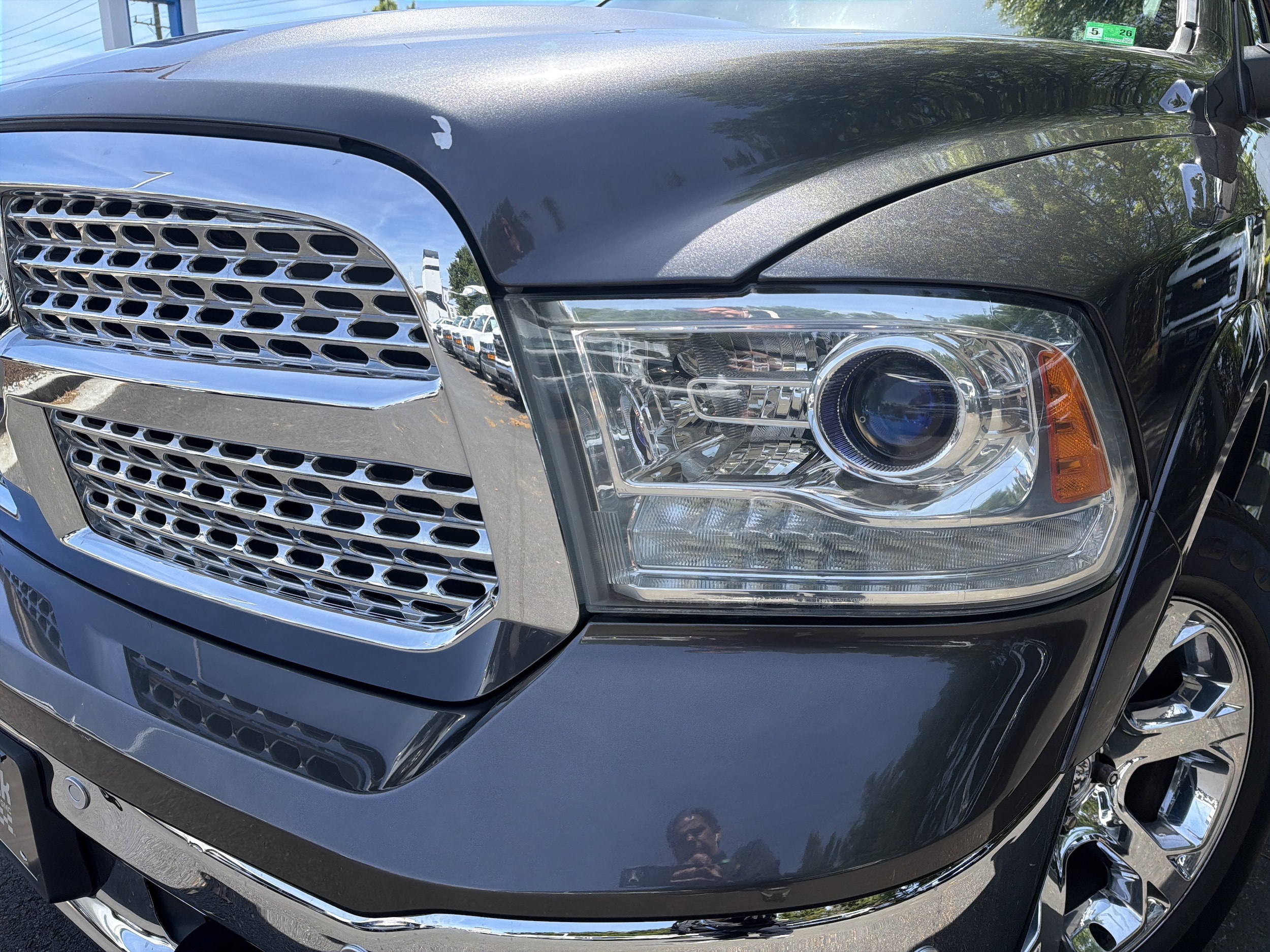 2016 Ram 1500 Laramie photo 5