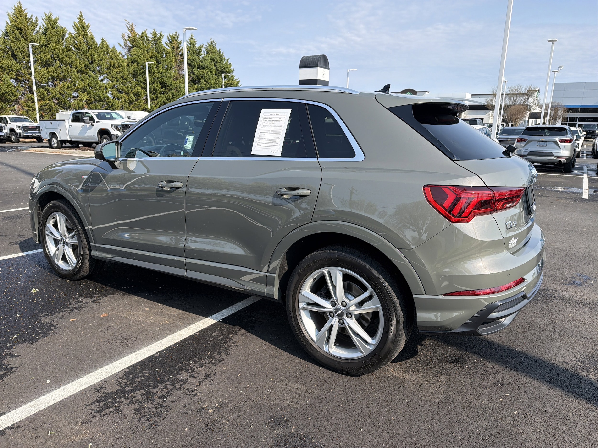 2020 Audi Q3 S line Premium Plus photo 3