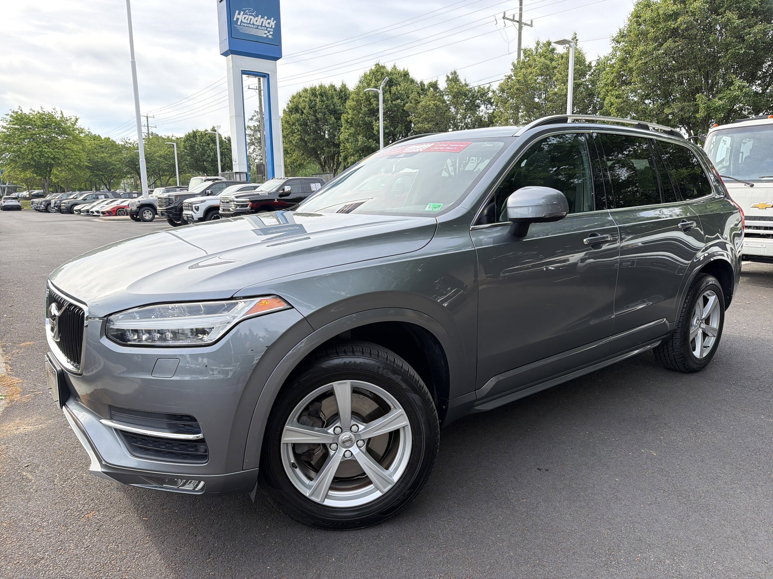 2017 Volvo XC90 Momentum photo 4