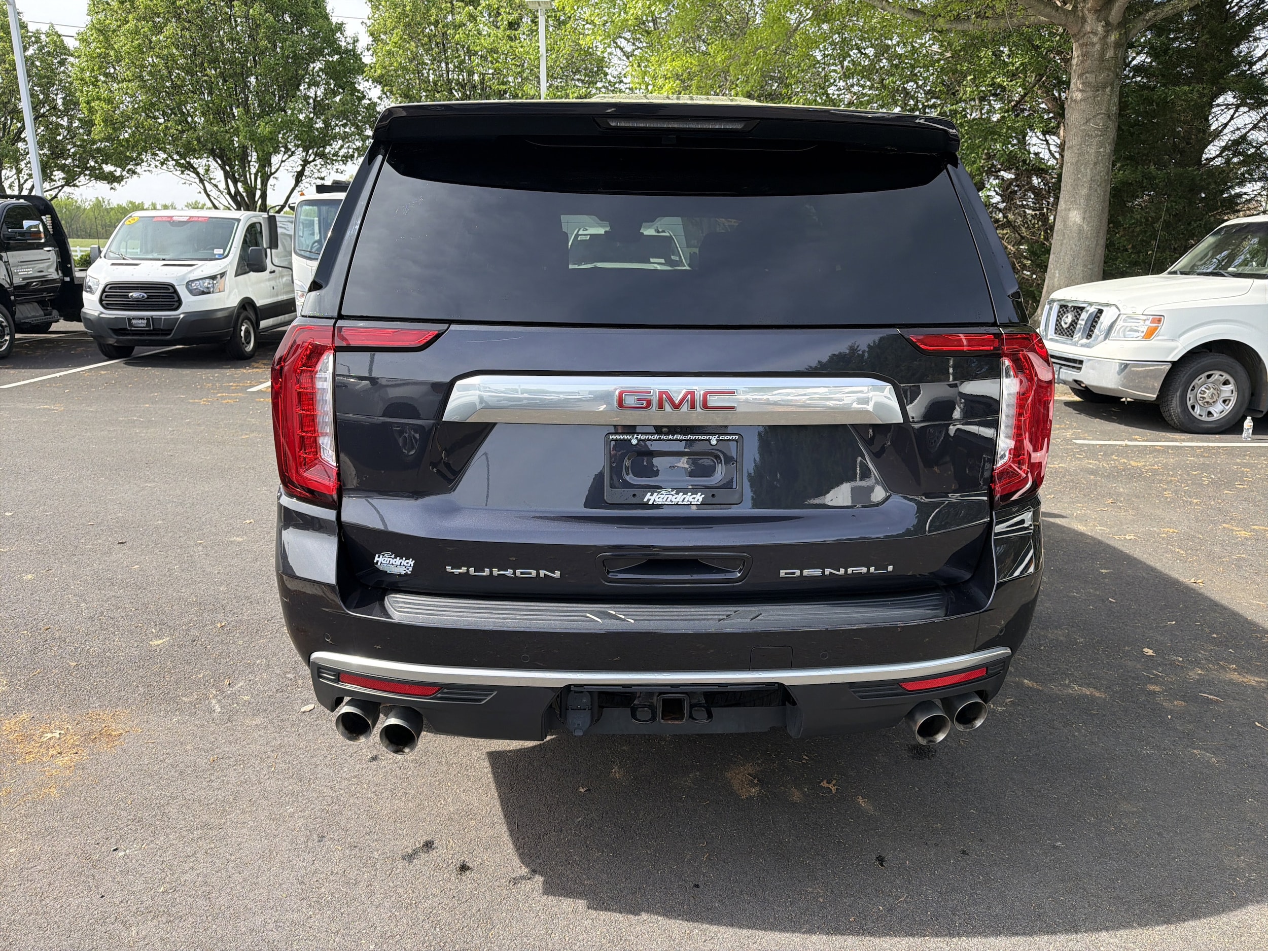 2023 GMC Yukon Denali photo 3
