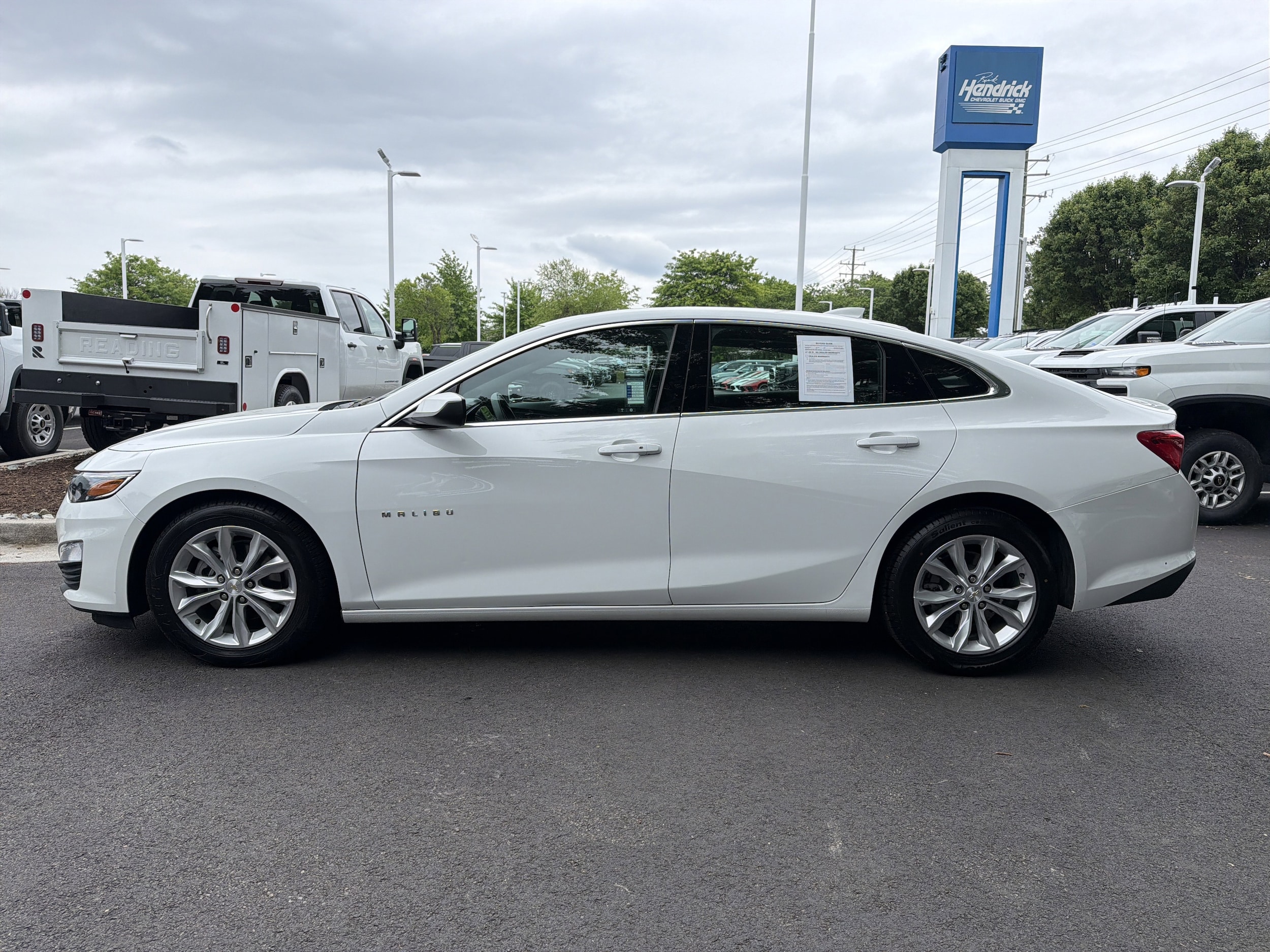 2024 Chevrolet Malibu LT photo 5