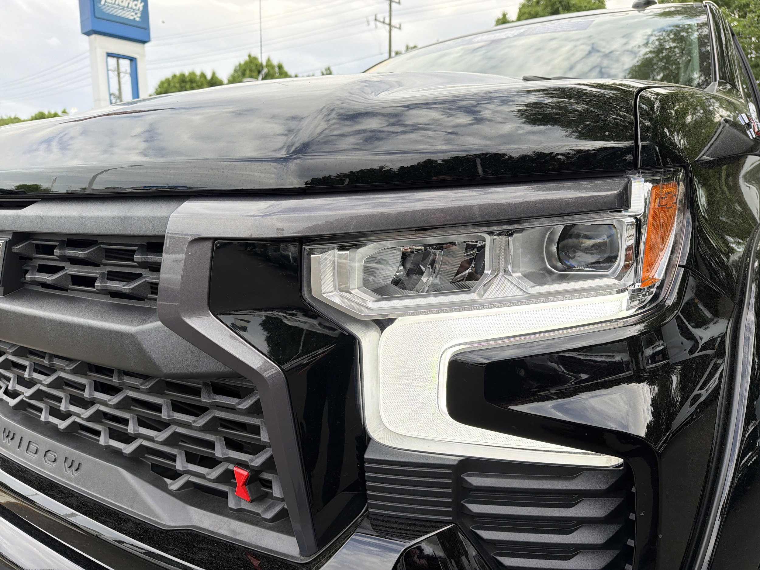 2024 Chevrolet Silverado 1500 RST photo 4