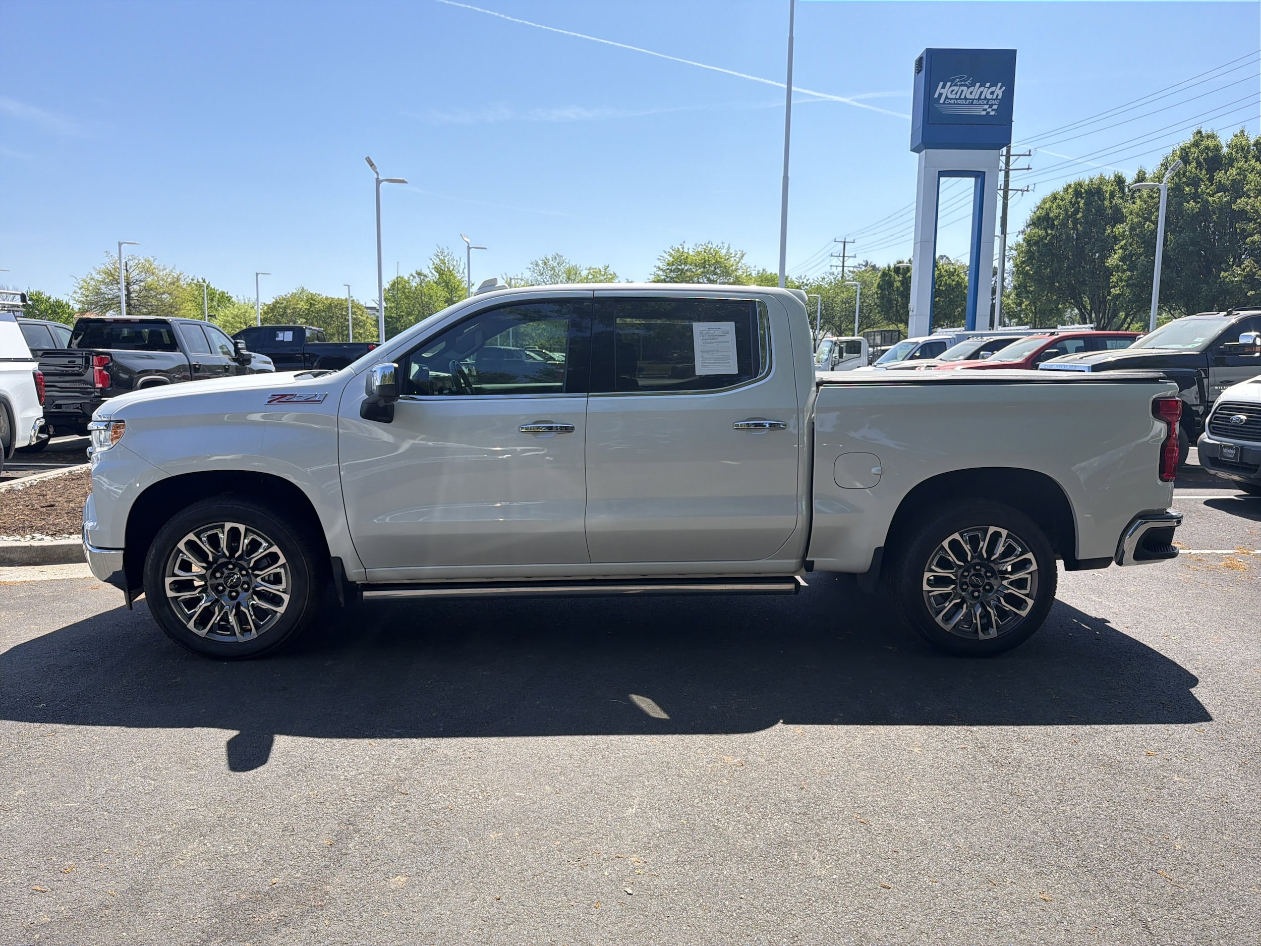2023 Chevrolet Silverado 1500 LTZ photo 5