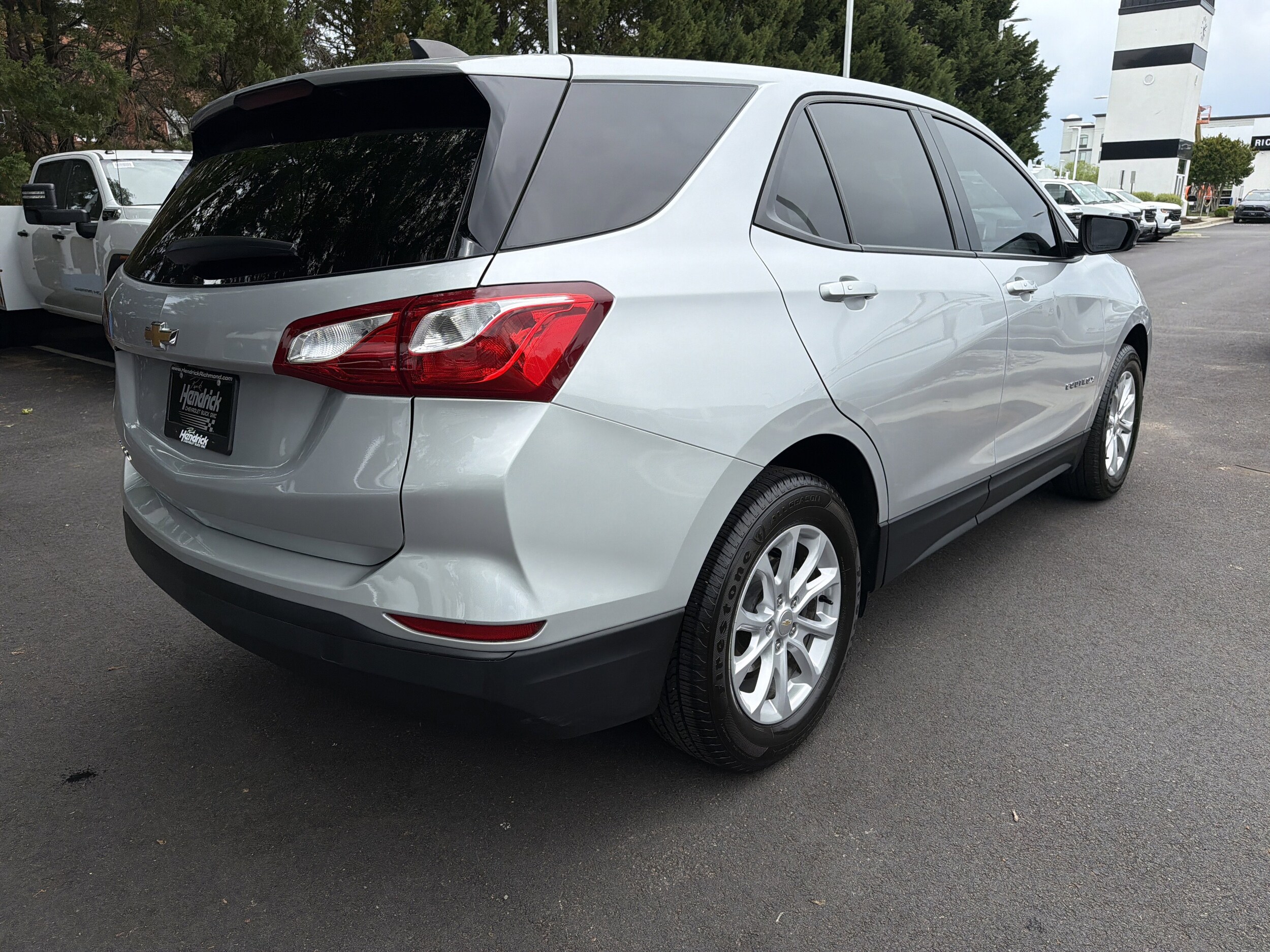 2019 Chevrolet Equinox LS photo 3