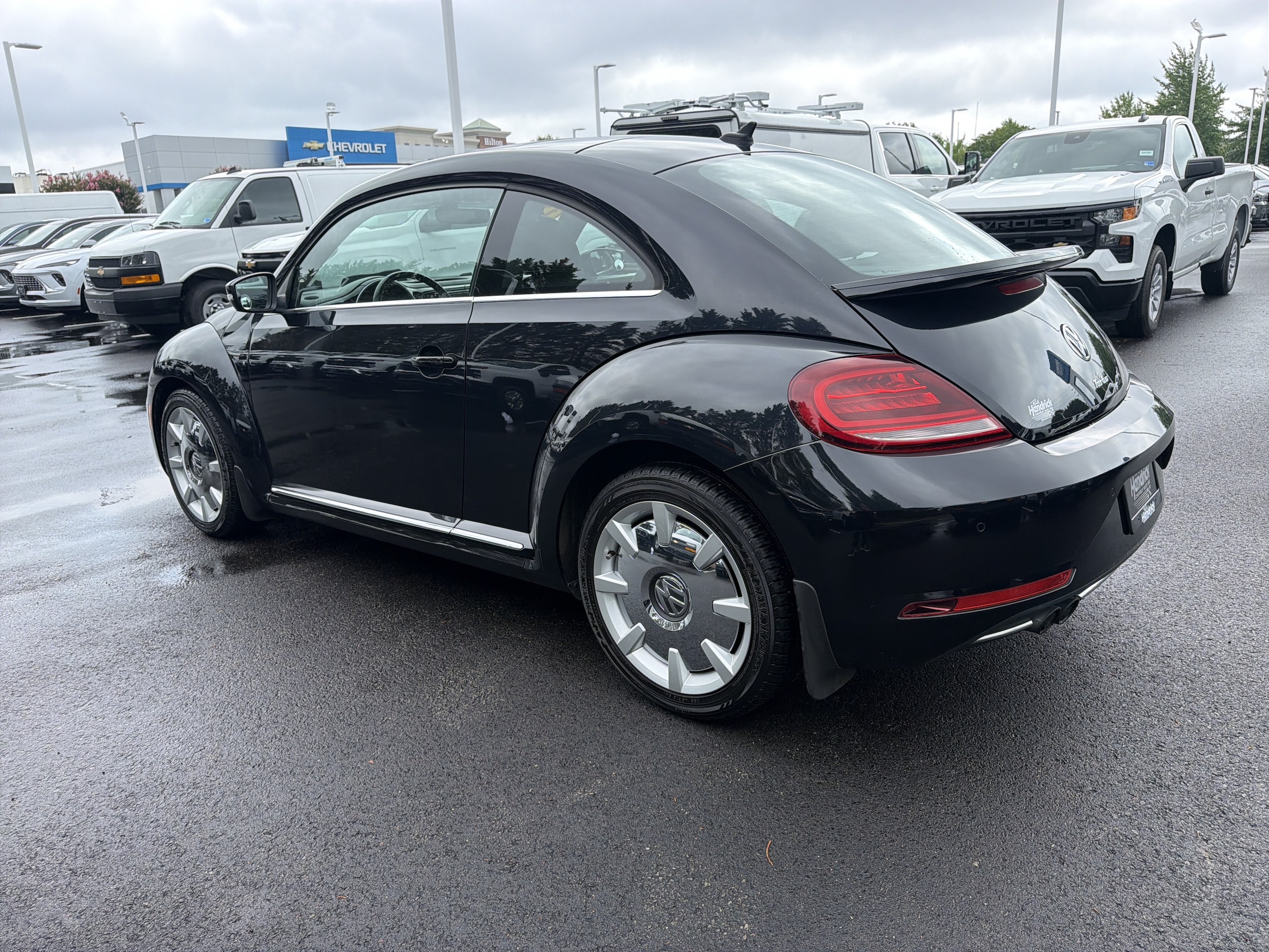 Volkswagen Beetle SE