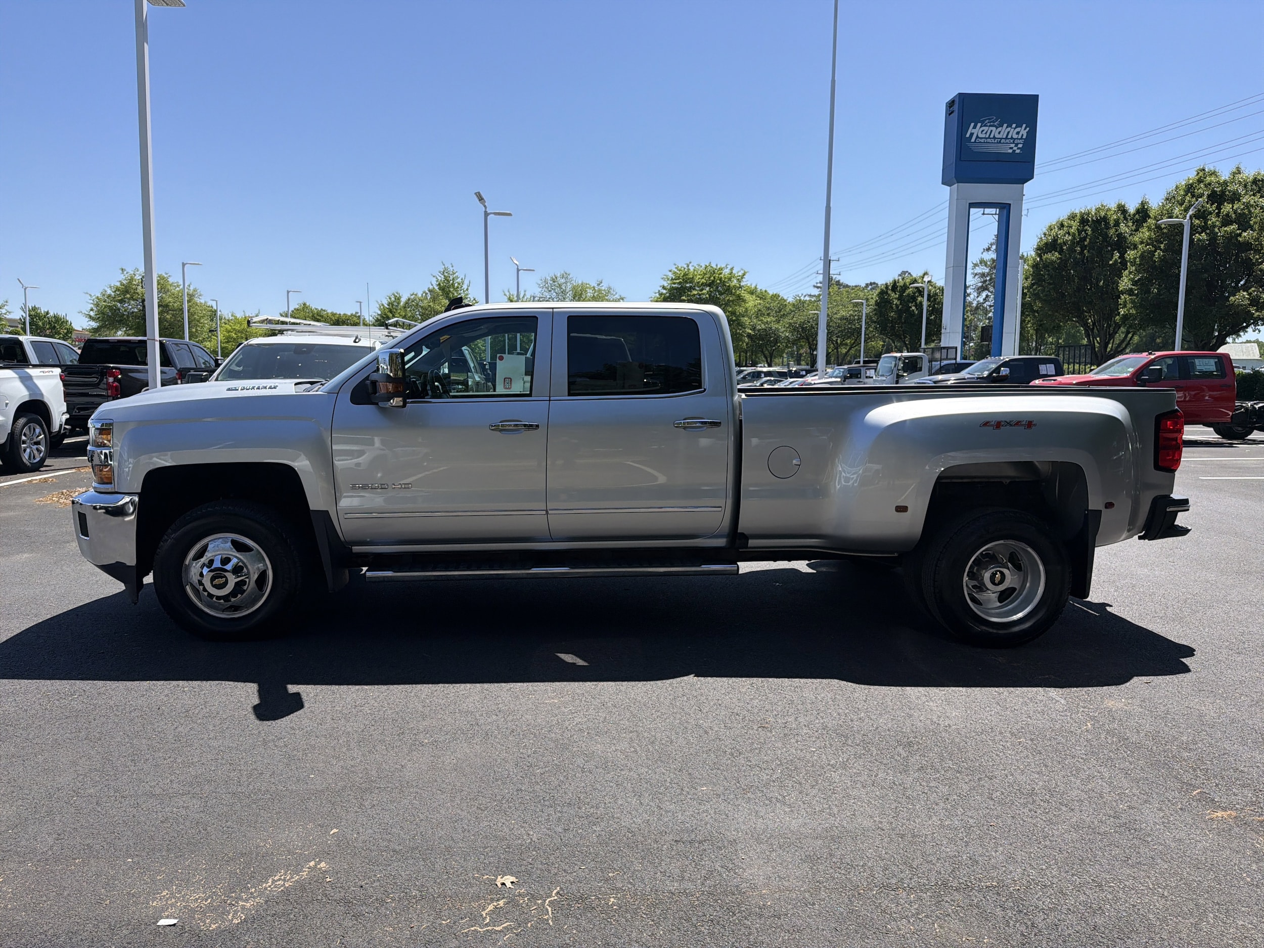 2017 Chevrolet Silverado 3500HD LTZ photo 5